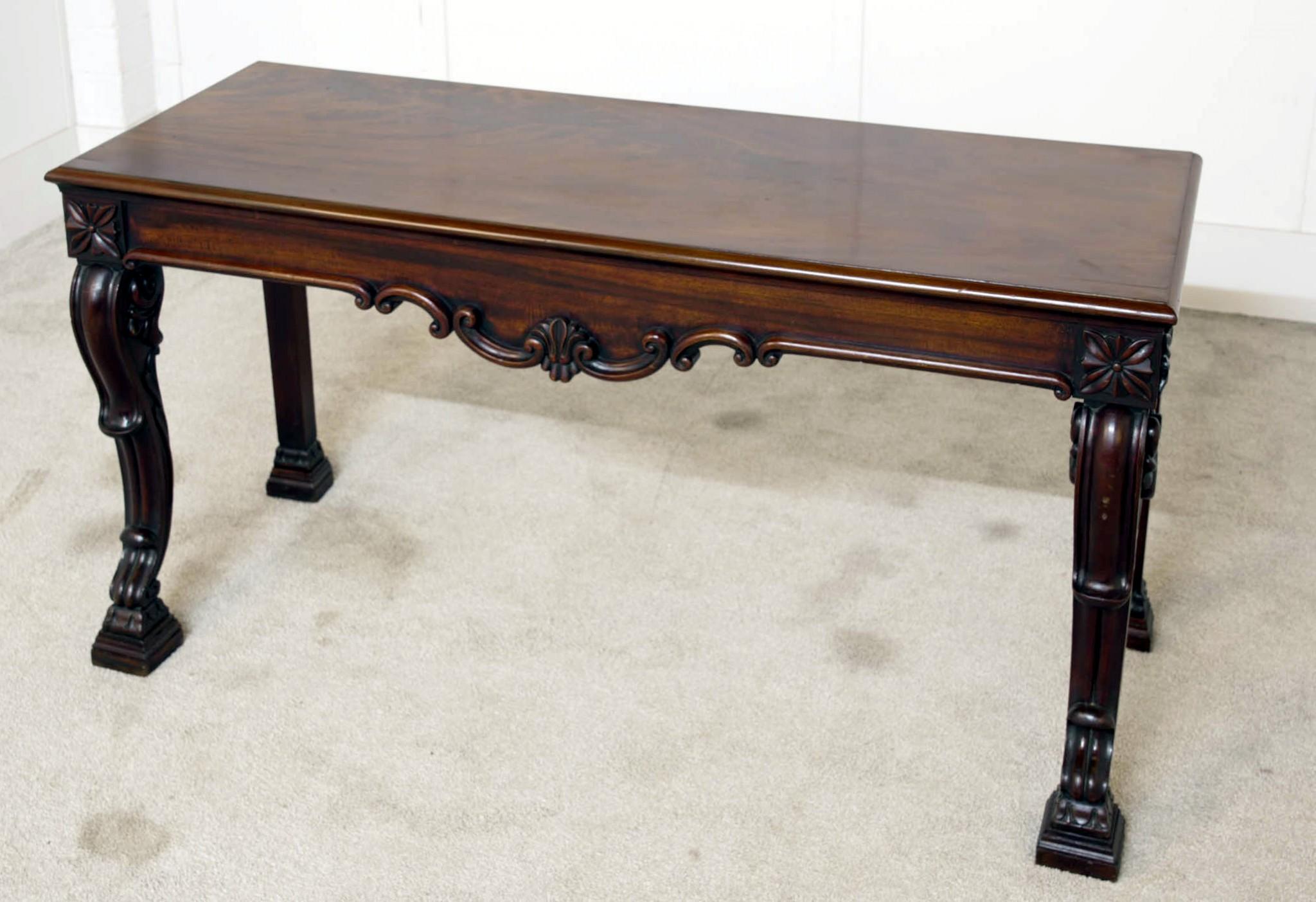 Acajou Console victorienne en acajou, tables d'entrée anciennes 1840 en vente