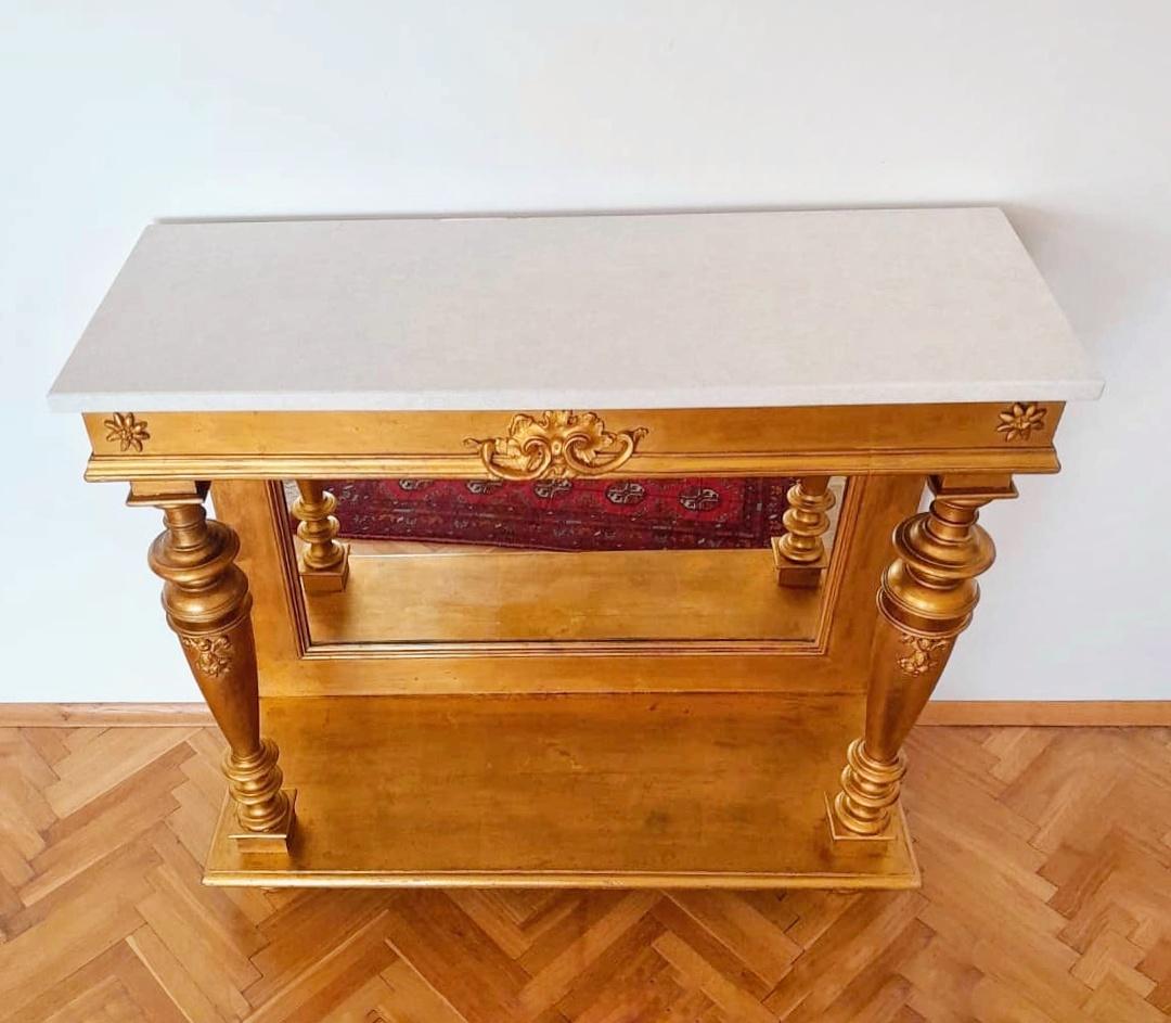 Victorien tardif Table console victorienne avec miroir en bois doré et marbre, Autriche, années 1880 en vente