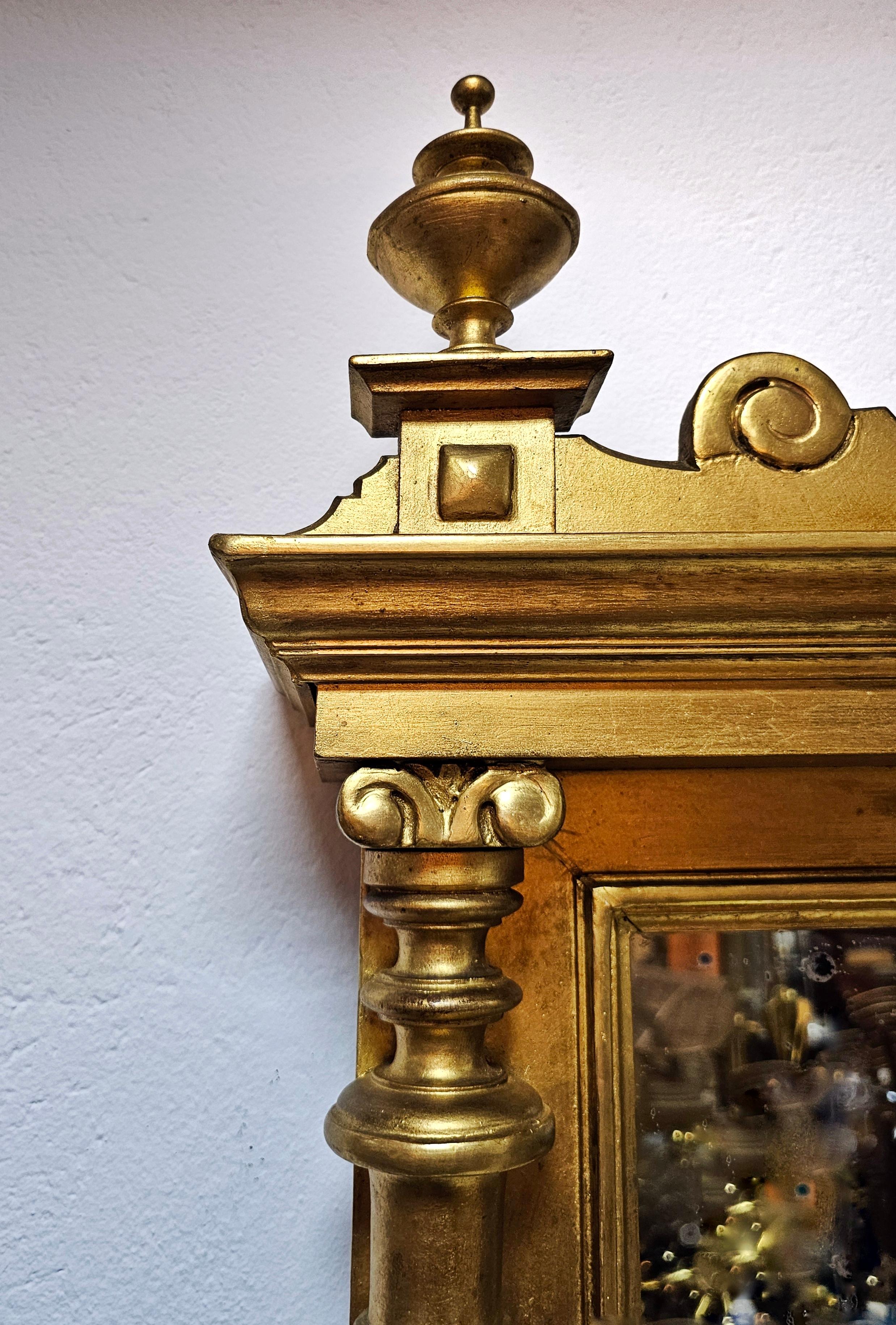 Doré Table console victorienne avec miroir en bois doré et marbre, Autriche, années 1880 en vente