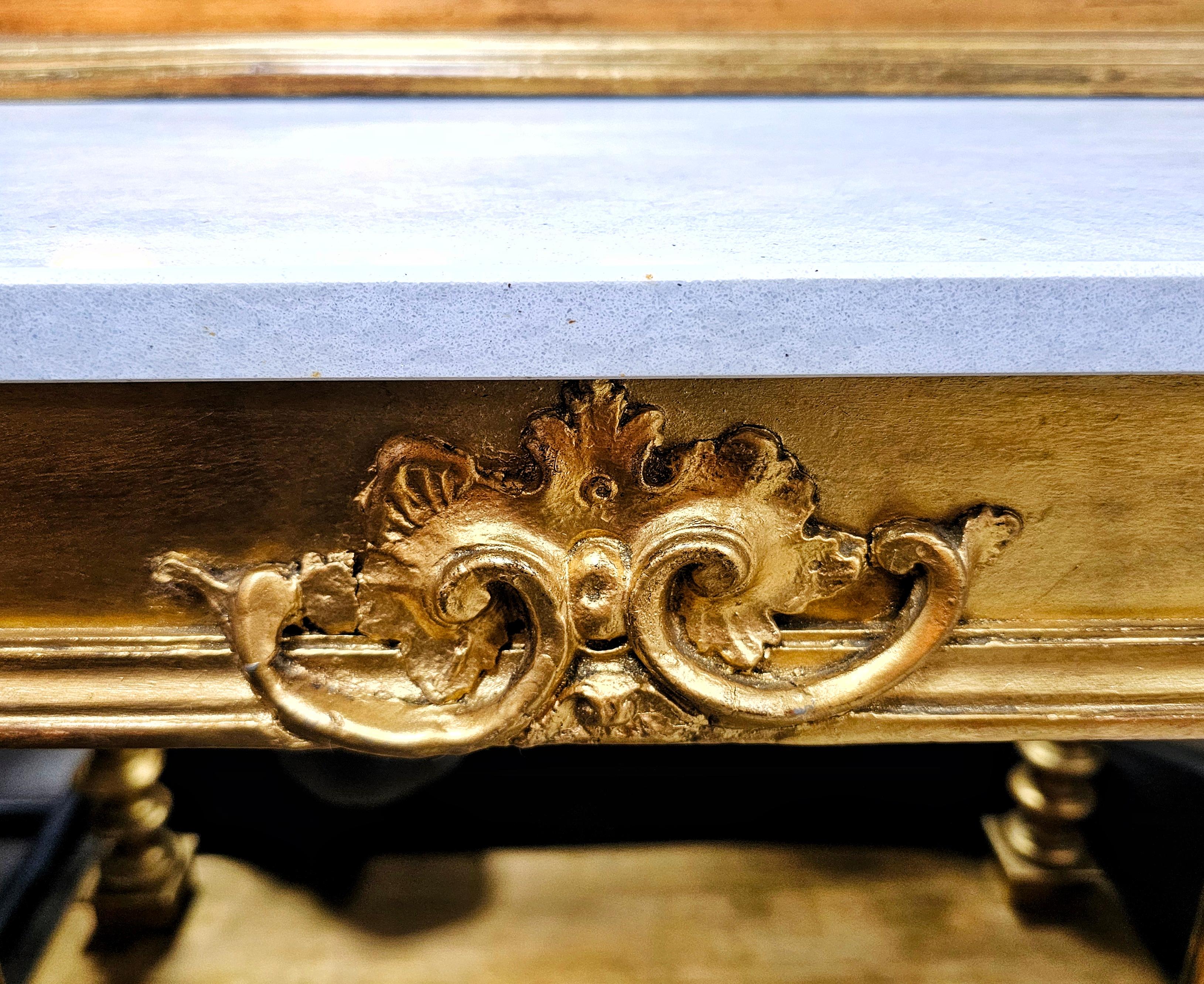 Quartz Table console victorienne avec miroir en bois doré et marbre, Autriche, années 1880 en vente