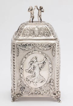 Viktorianische Teedose mit Fuß aus kontinentalem Silber .800 Hannau