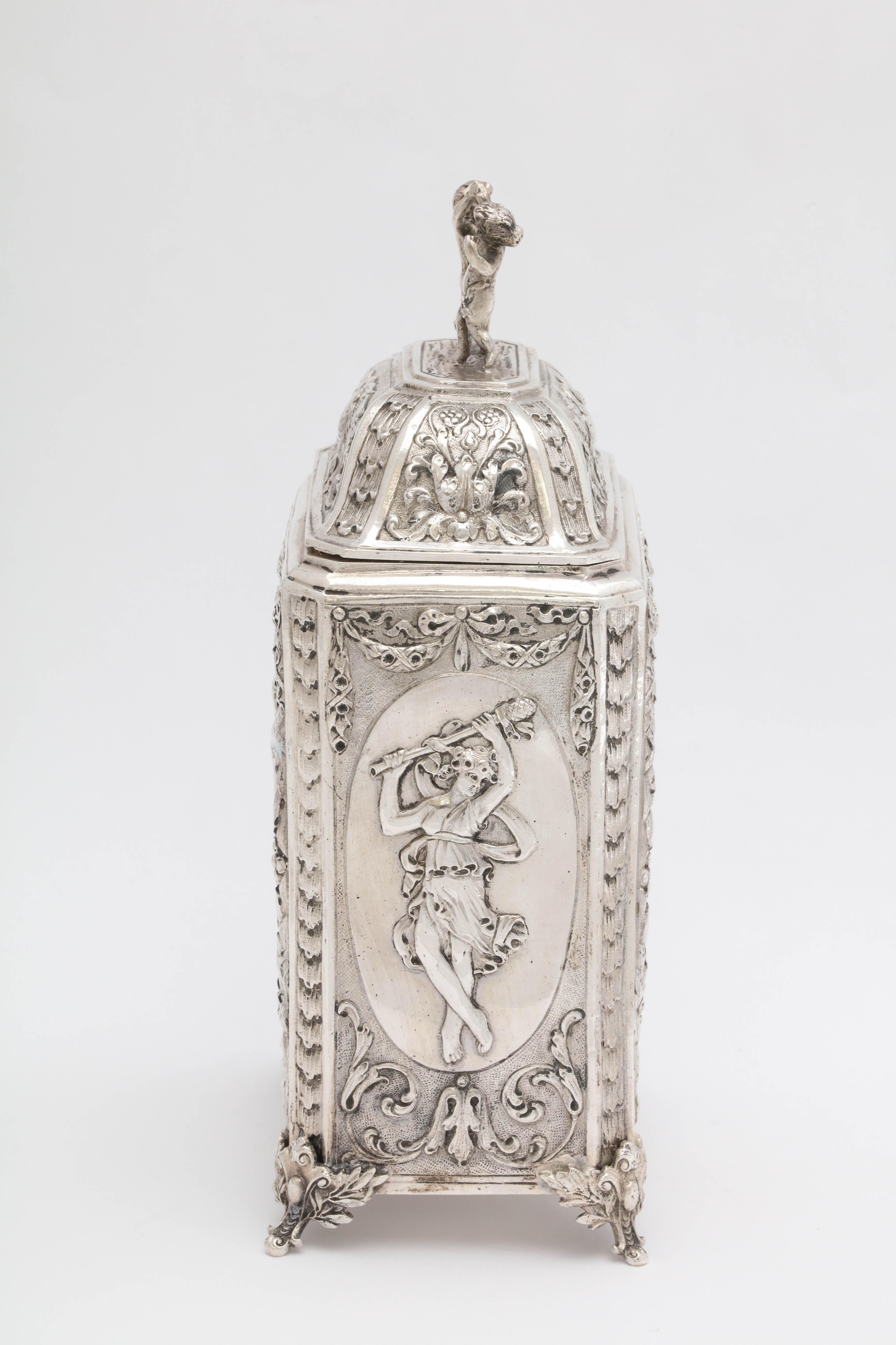 Caja de té con pie de plata continental victoriana .800 Hannau en venta 2
