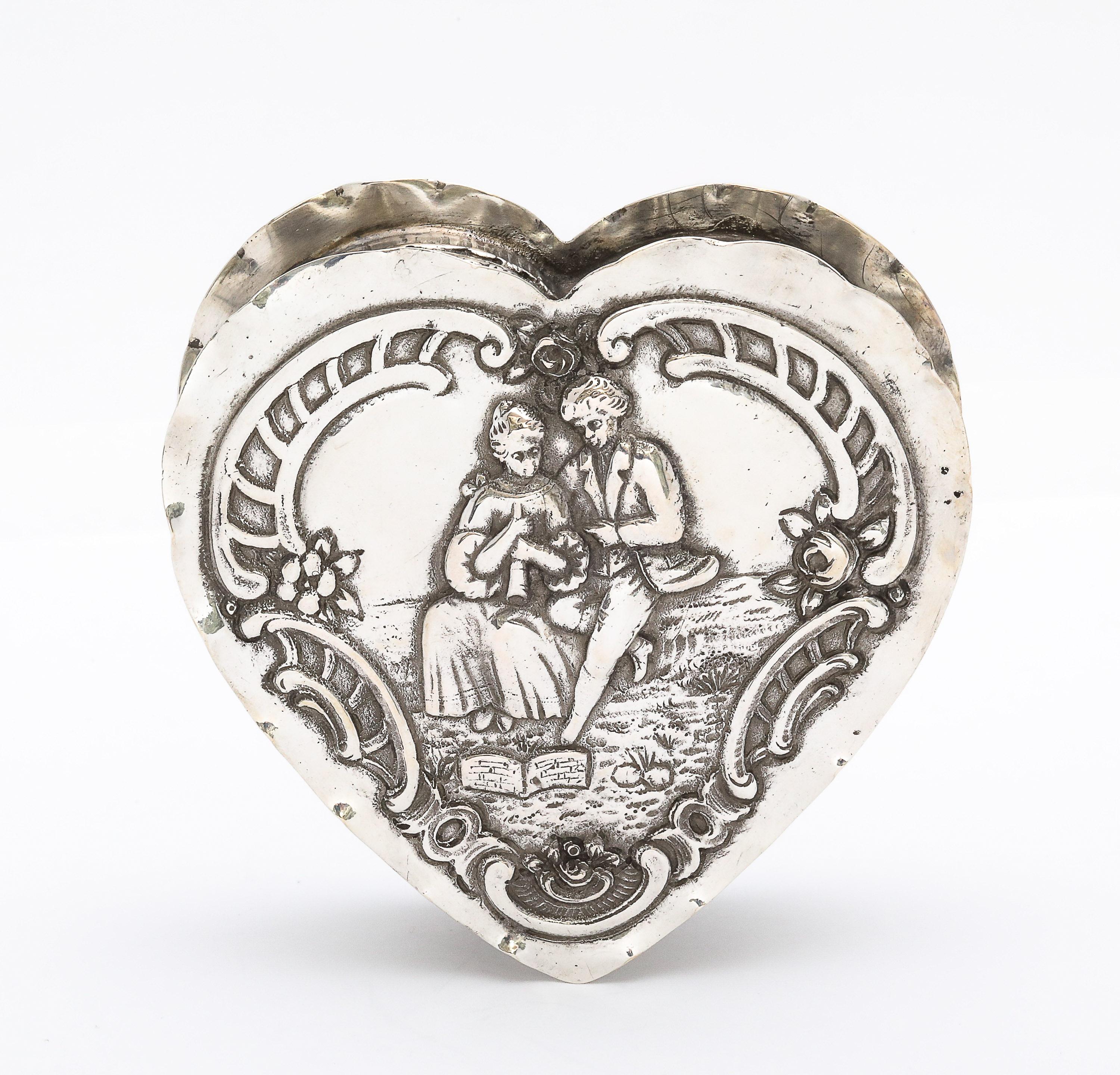 Victorian Continental Silver (.800) Heart-Form Trinkets Box With Hinged Lid For Sale 7