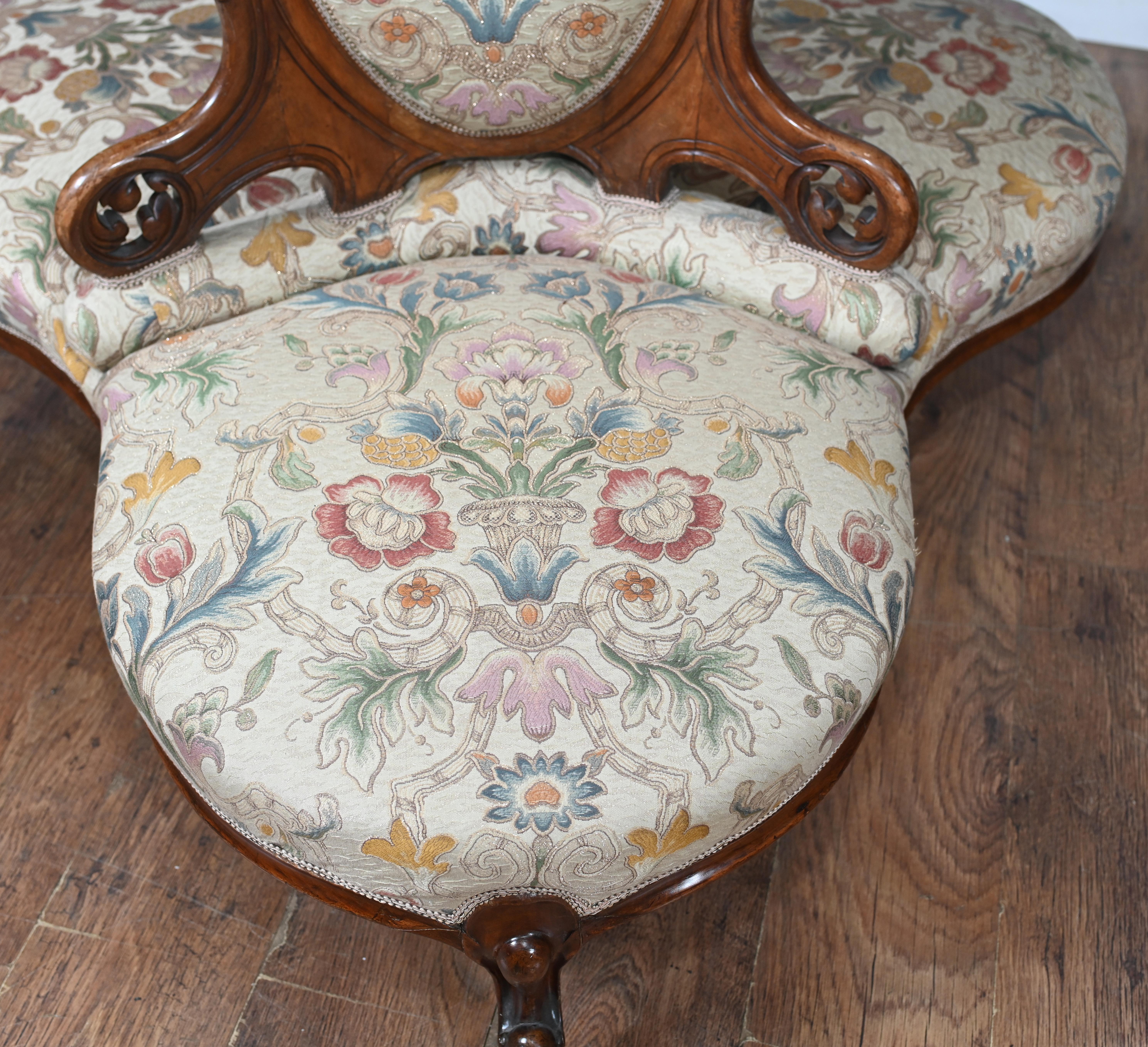 Wood Victorian Conversation Seat Gossip Couch 1880 Sofa For Sale