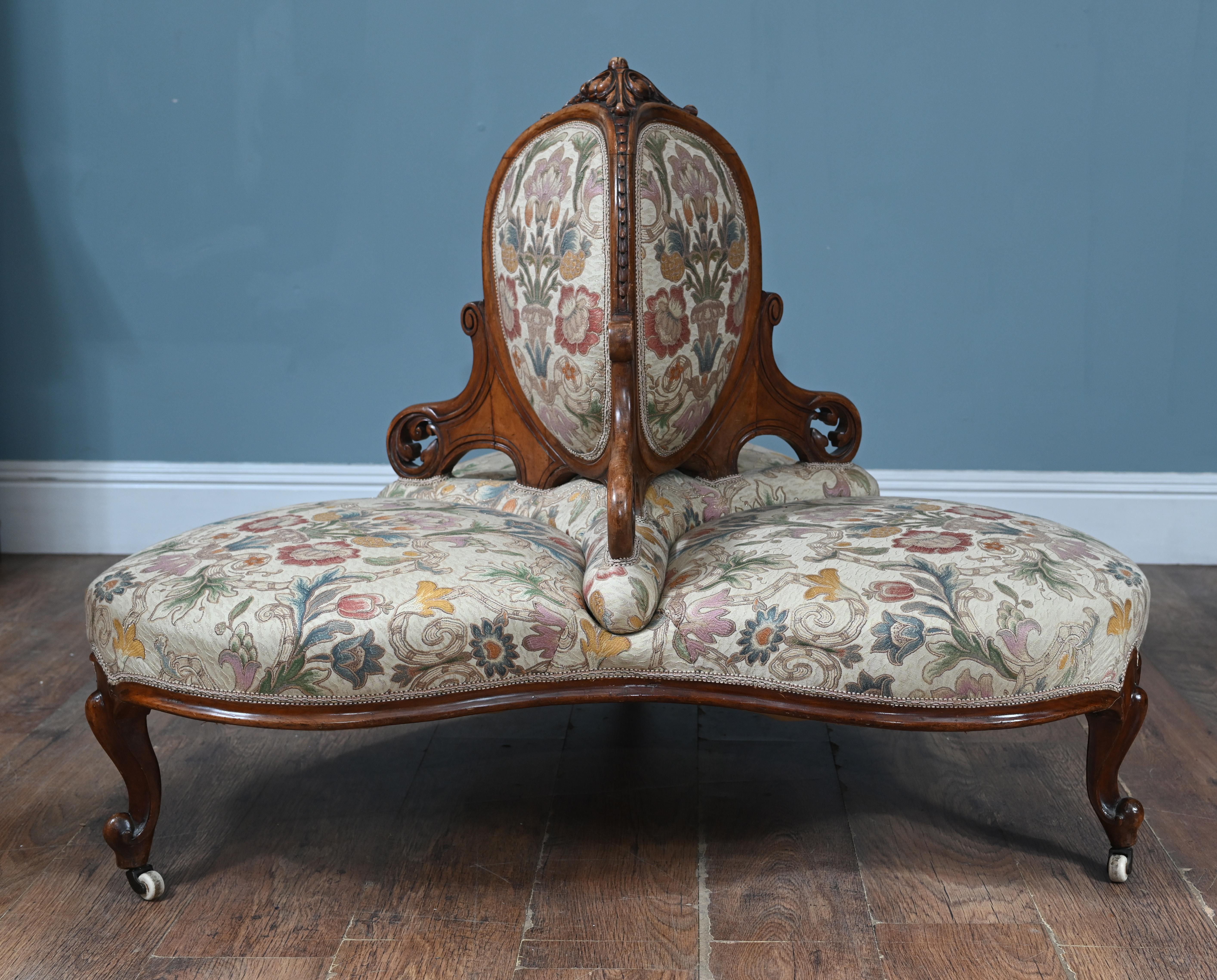 Victorian Conversation Seat Gossip Couch 1880 Sofa For Sale 3