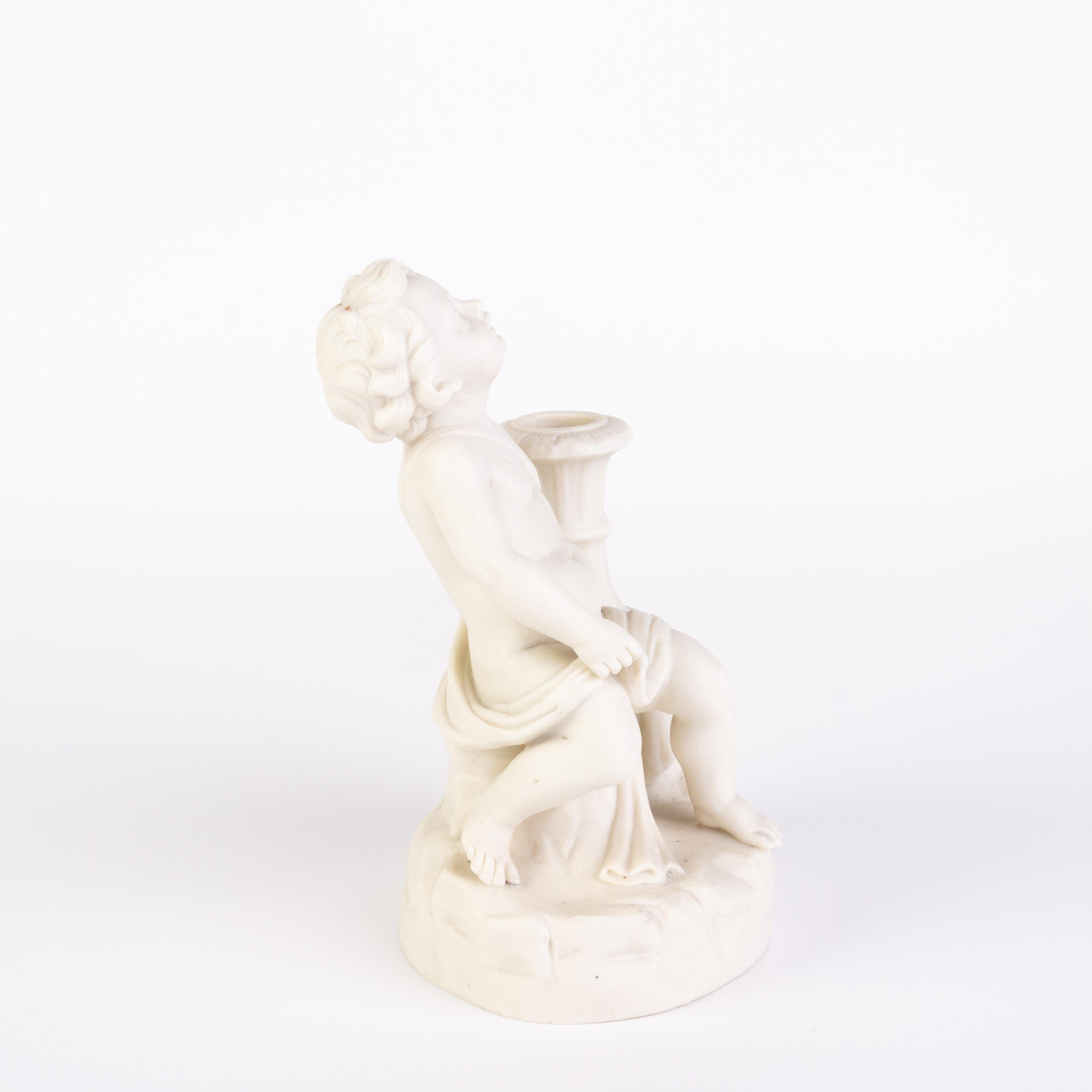 Statue victorienne de Copeland Parian Ware d'un bougeoir Putto du 19ème siècle
Bon état
Provenant d'une collection privée.
Expédition internationale gratuite.