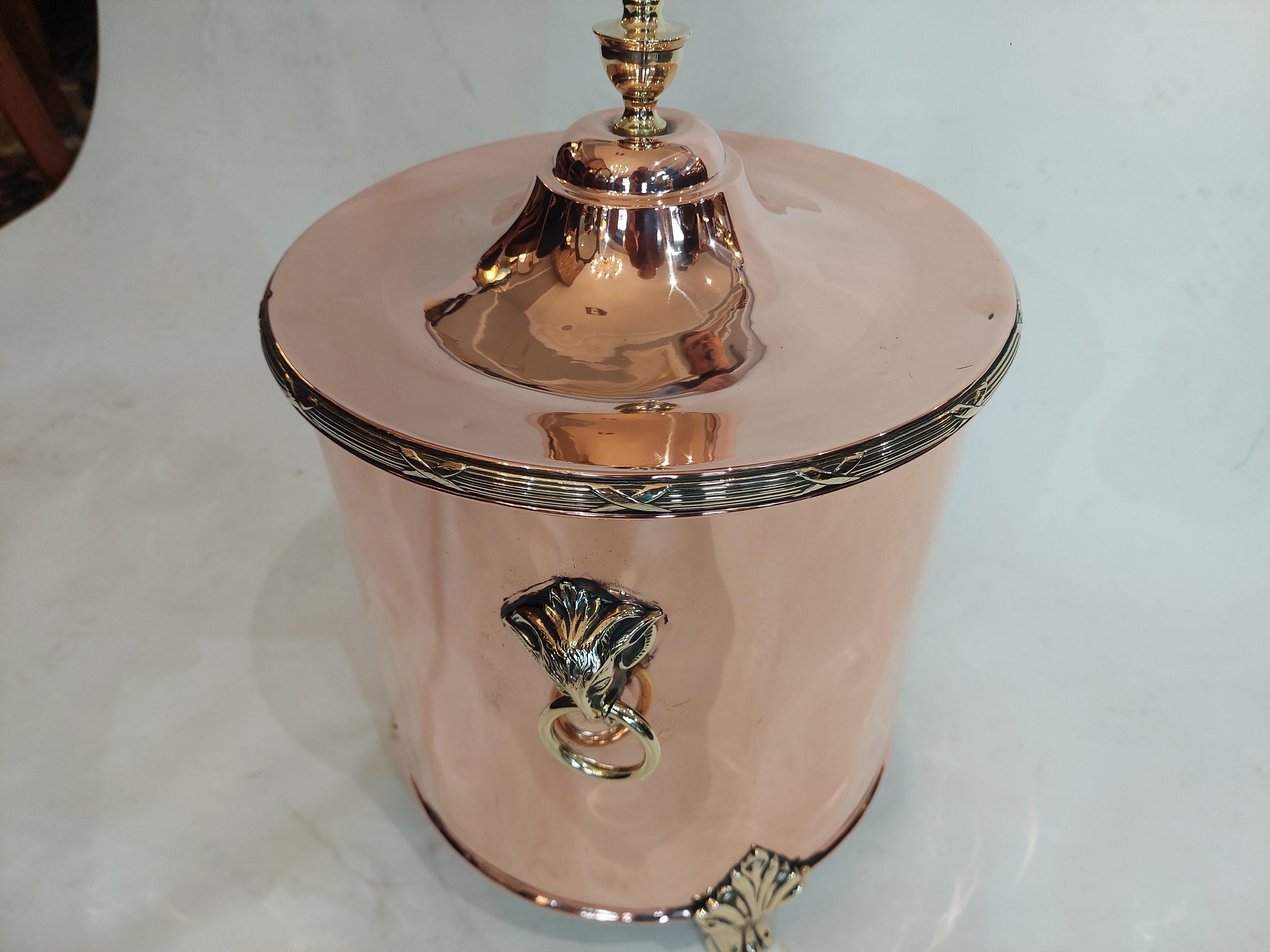 Vittoriano Secchio da carbone vittoriano in rame e ottone in vendita