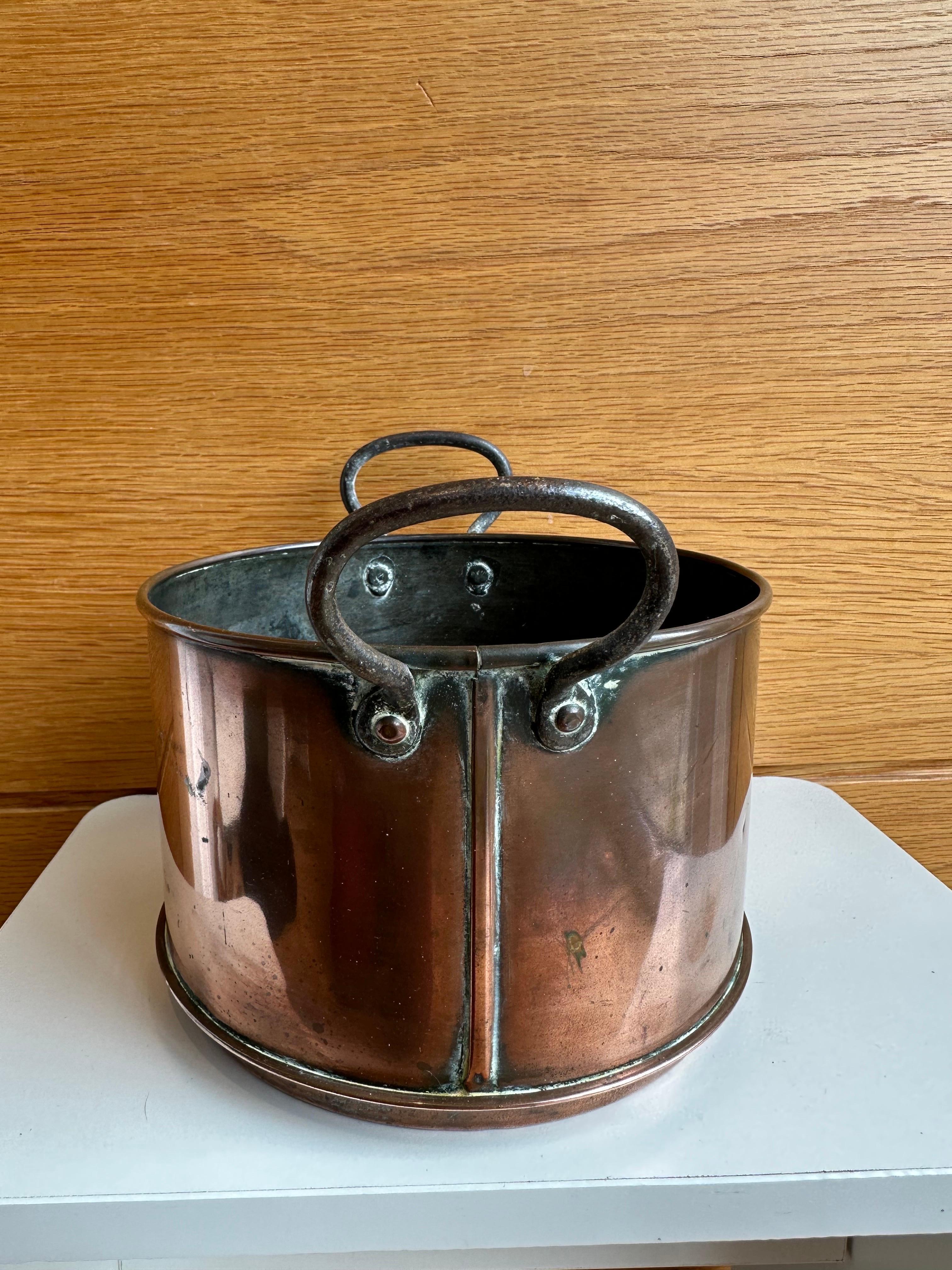 Victorian Copper Cooking Pot, 19th Century In Good Condition For Sale In Southall, GB