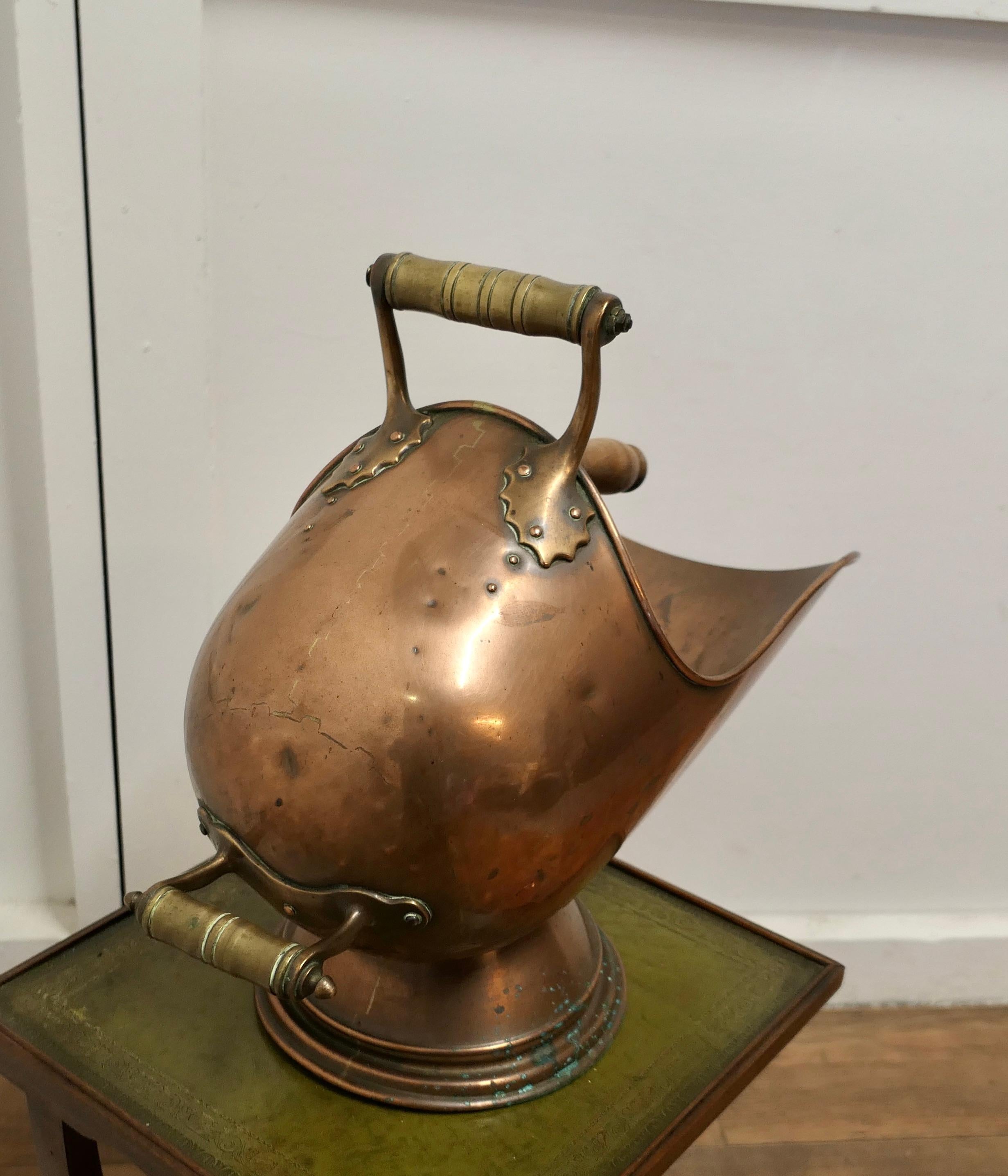 Arts and Crafts Victorian Copper Helmet Coal Scuttle     For Sale