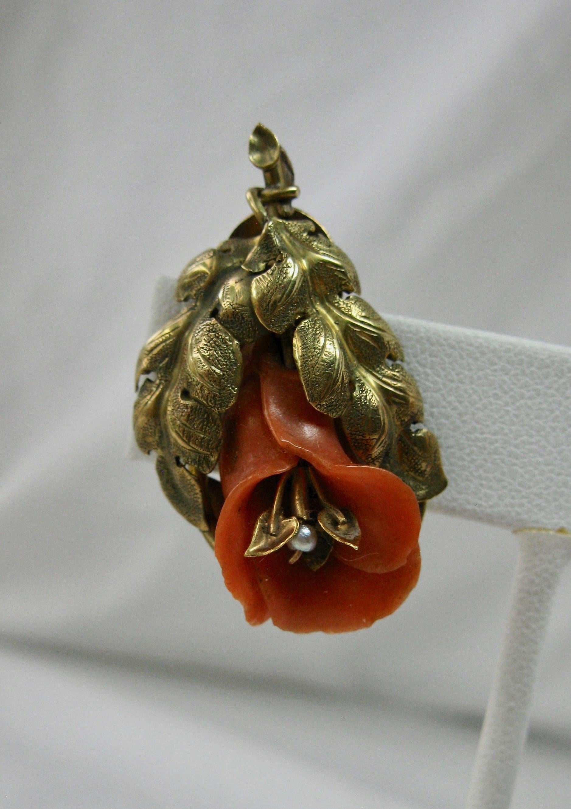 Women's Victorian Coral Earrings And Brooch Flower Leaf Motif 14 Karat Gold Circa 1870 For Sale