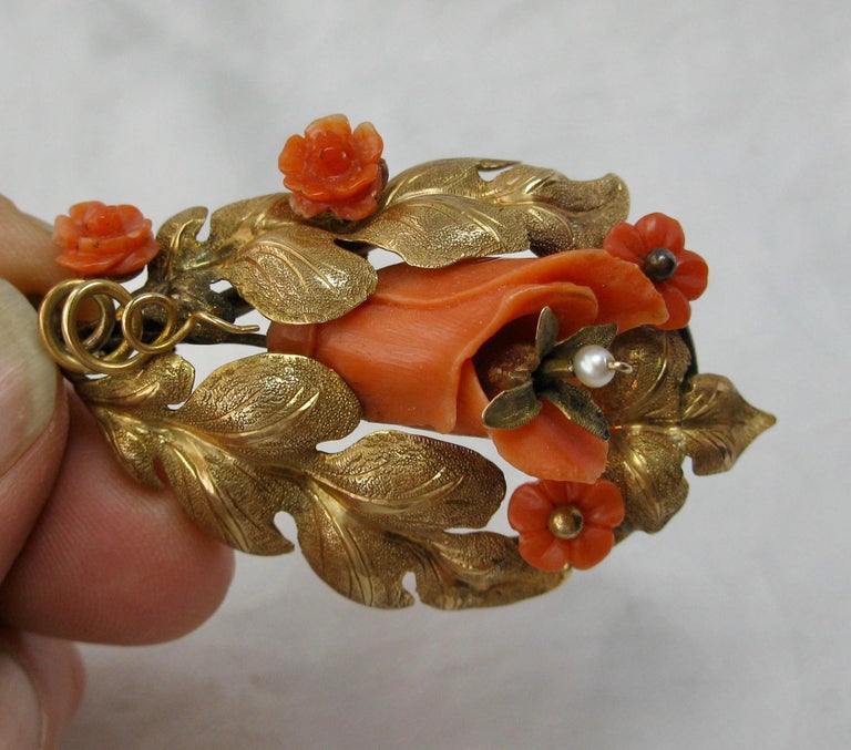 Victorian Coral 14 Karat Gold Earrings Brooch Flower Leaf Motif, circa 1870 For Sale 4