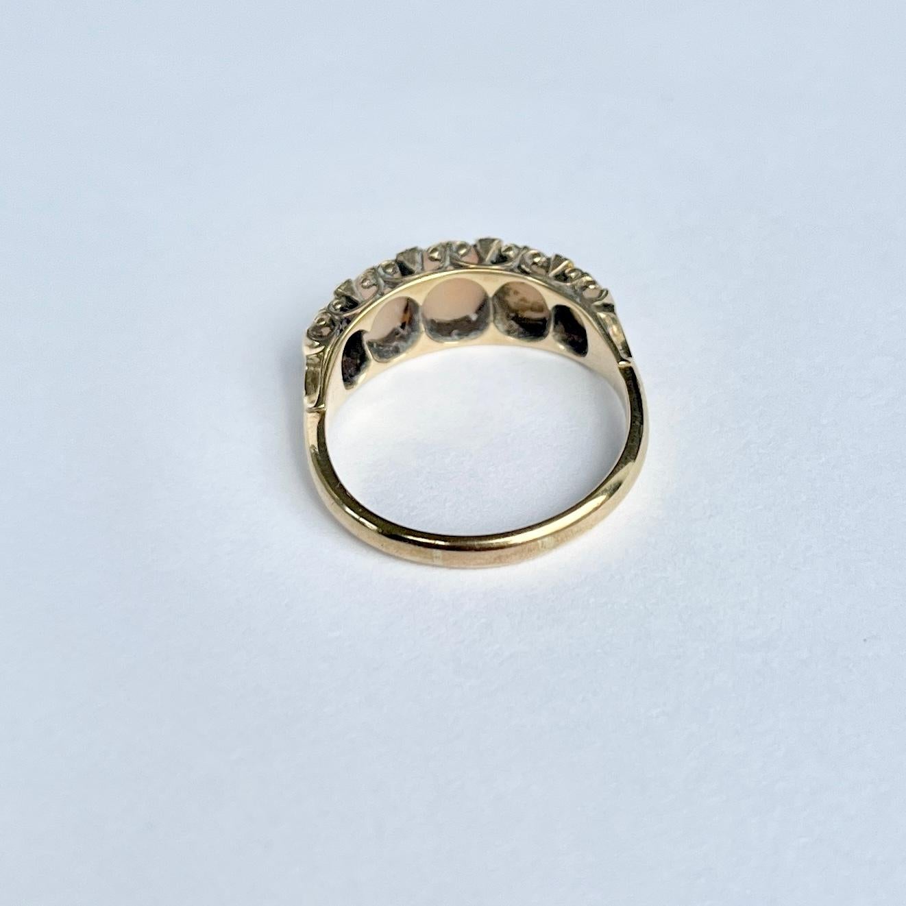 Viktorianischer Ring aus 18 Karat Gold mit Korallen und Diamanten im Rosenschliff Damen im Angebot