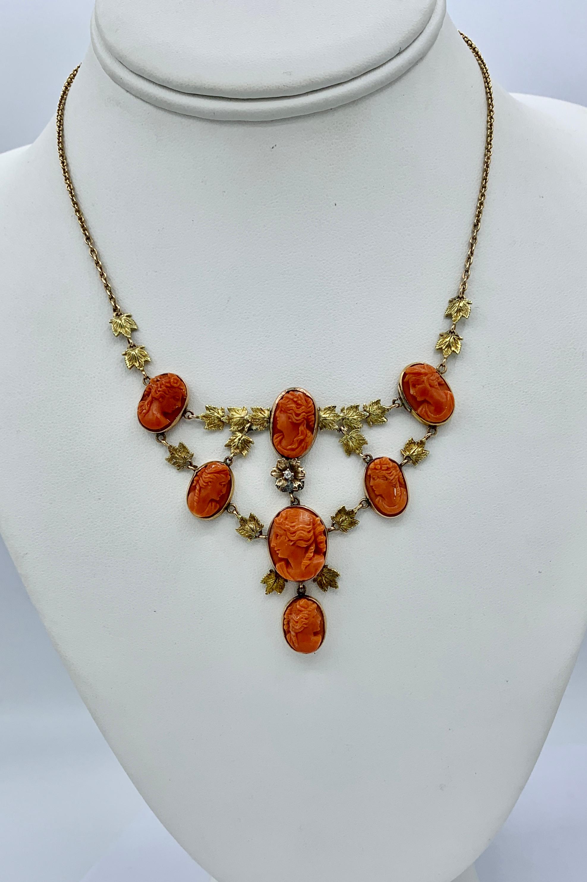 Taille portrait Collier de déesses néoclassiques victoriennes en or 14 carats avec camée corail OMC et diamants en vente