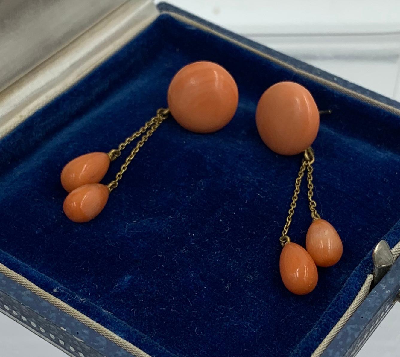 Victorian Coral Dangle Drop Earrings 14 Karat Gold In Good Condition In New York, NY