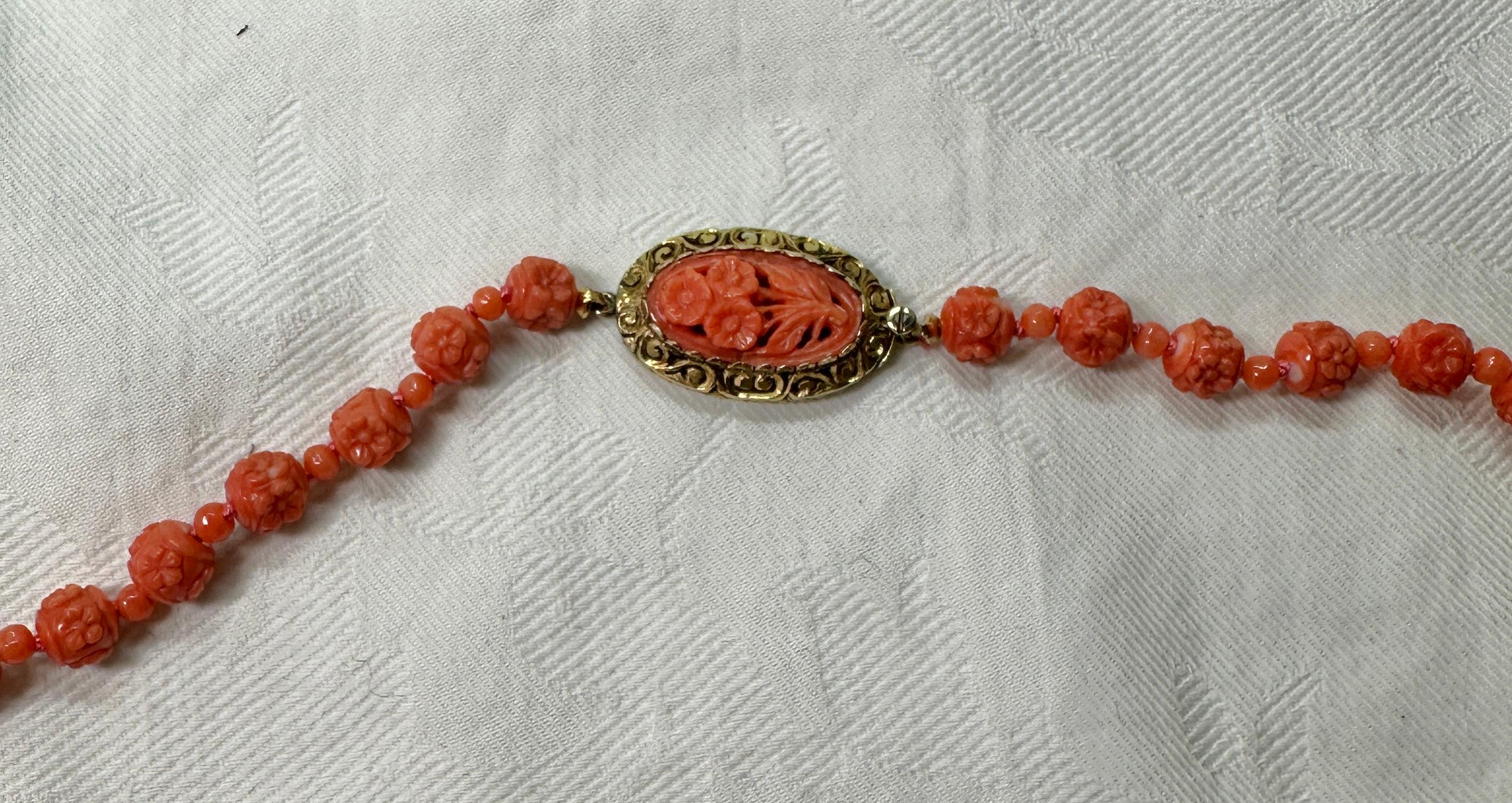 Women's Victorian Coral Flower Necklace 18 Karat Gold Hand Carved Coral Beads and Clasp For Sale