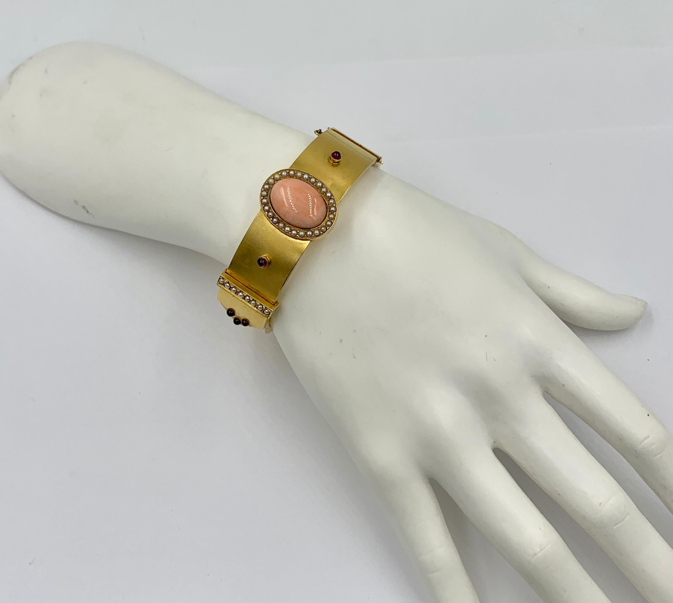 Viktorianische Koralle Granat Perle Armreif Schnalle Armband 14K Gold Etruscan Revival im Angebot 6