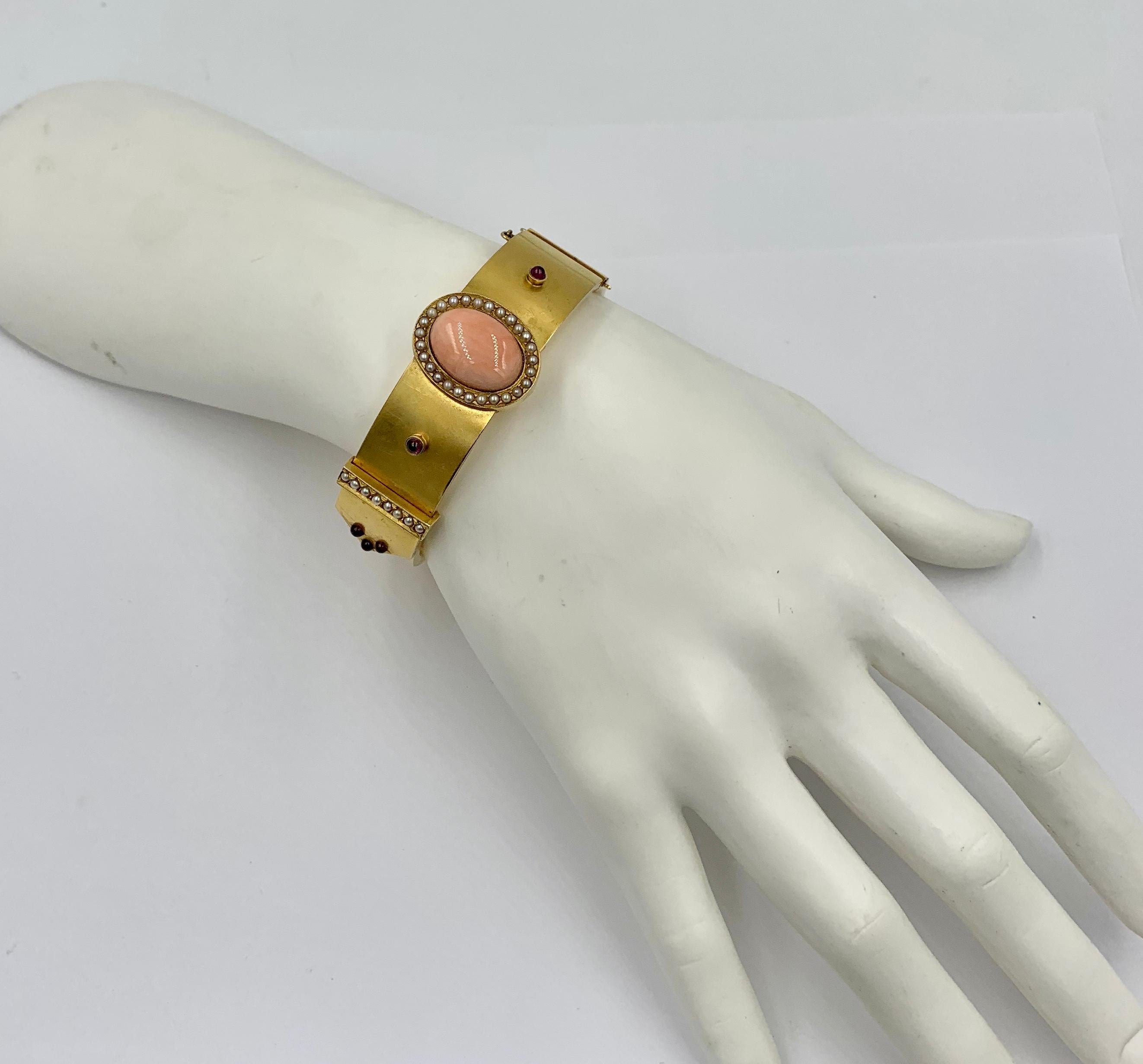 Viktorianische Koralle Granat Perle Armreif Schnalle Armband 14K Gold Etruscan Revival im Angebot 7