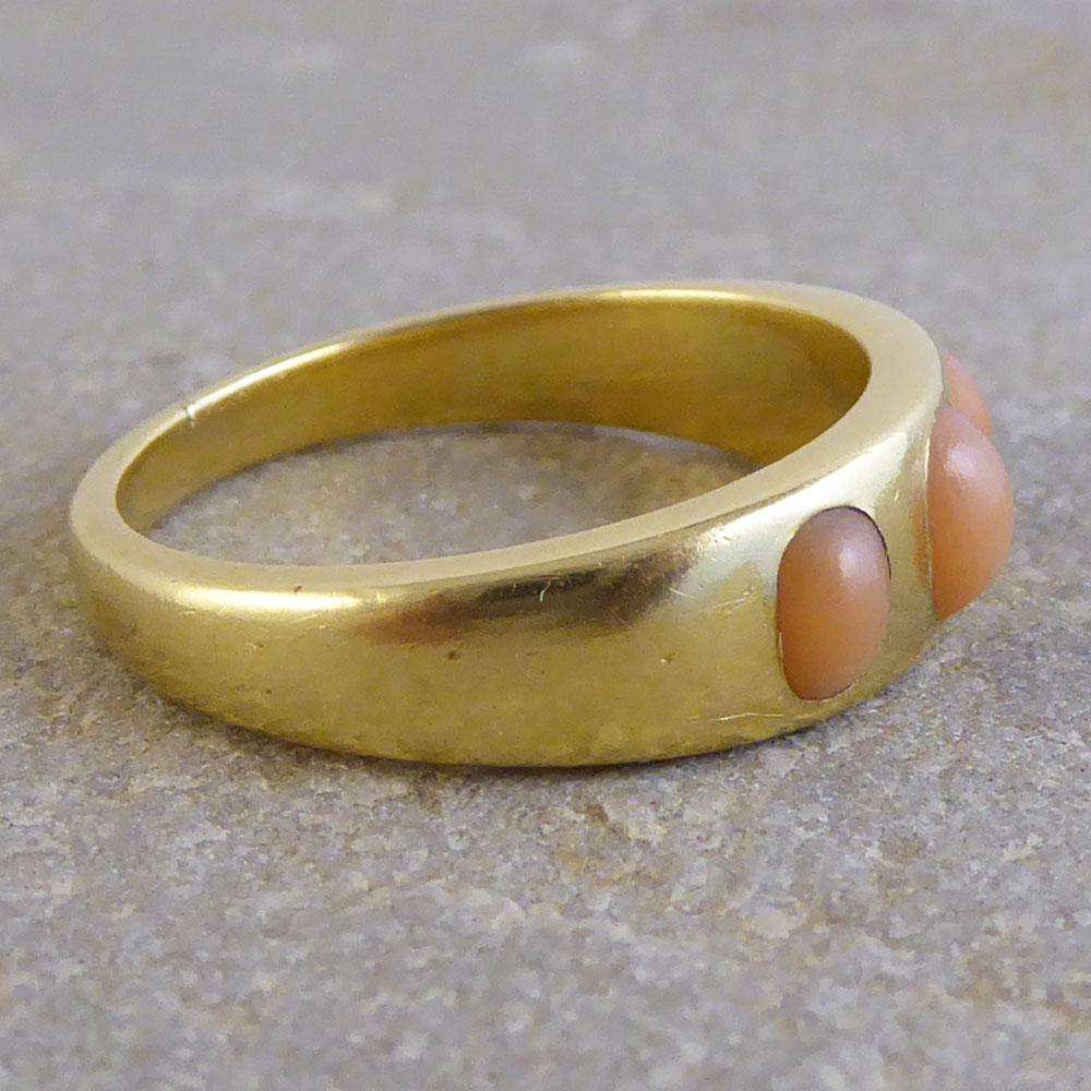Victorian Coral Three-Stone 18 Carat Gold Band Ring In Good Condition In Yorkshire, West Yorkshire