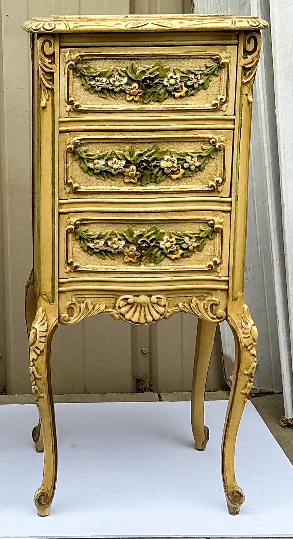 Viktorianischen Landhausstil Truhen Beistelltische W / Floral Barbola Marmorplatten - Pair (Holz) im Angebot