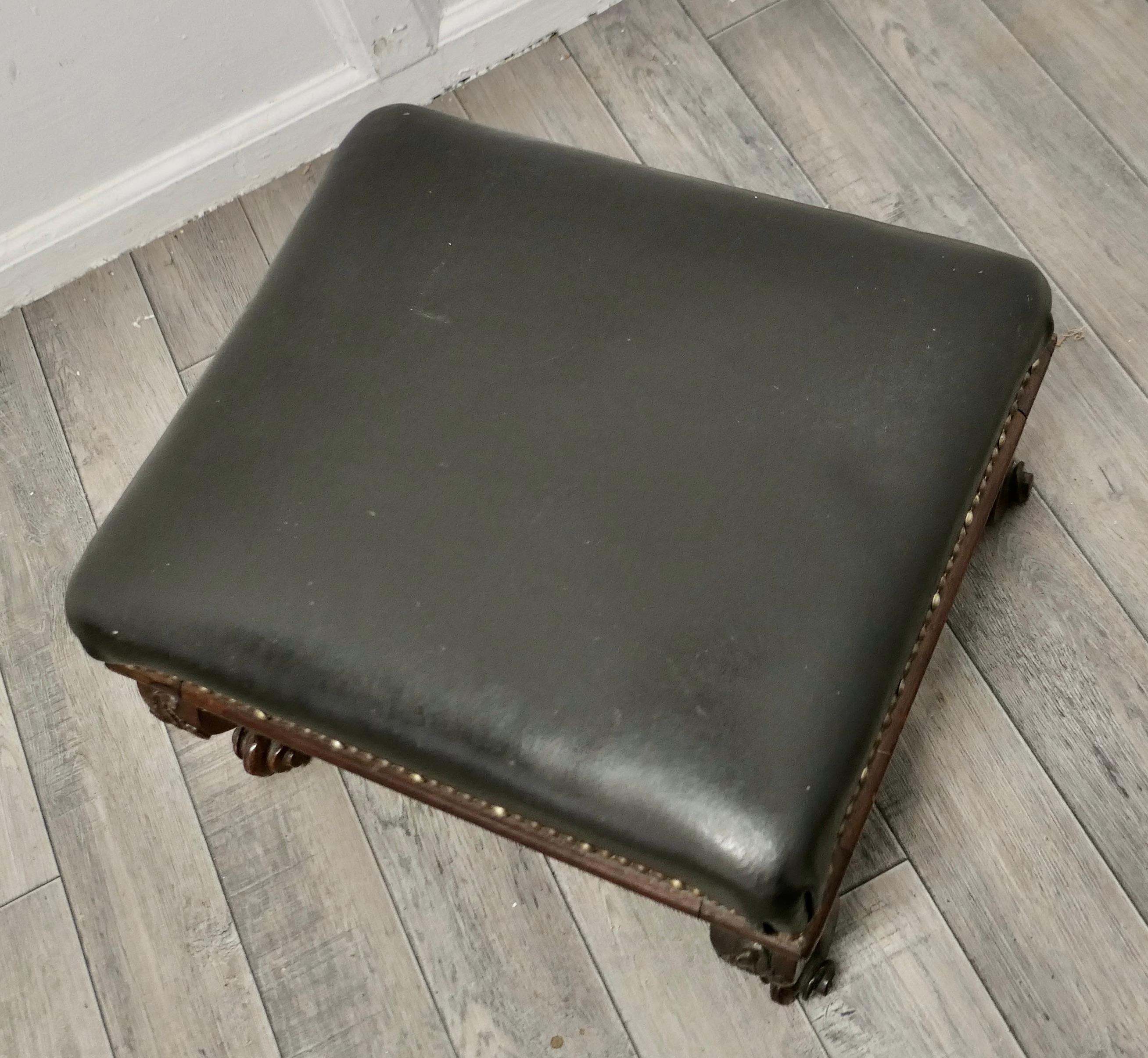Victorian Country House Foot Stool Upholstered in Leather In Good Condition For Sale In Chillerton, Isle of Wight