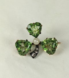 Victorian Crackle Glass Diamond Clover