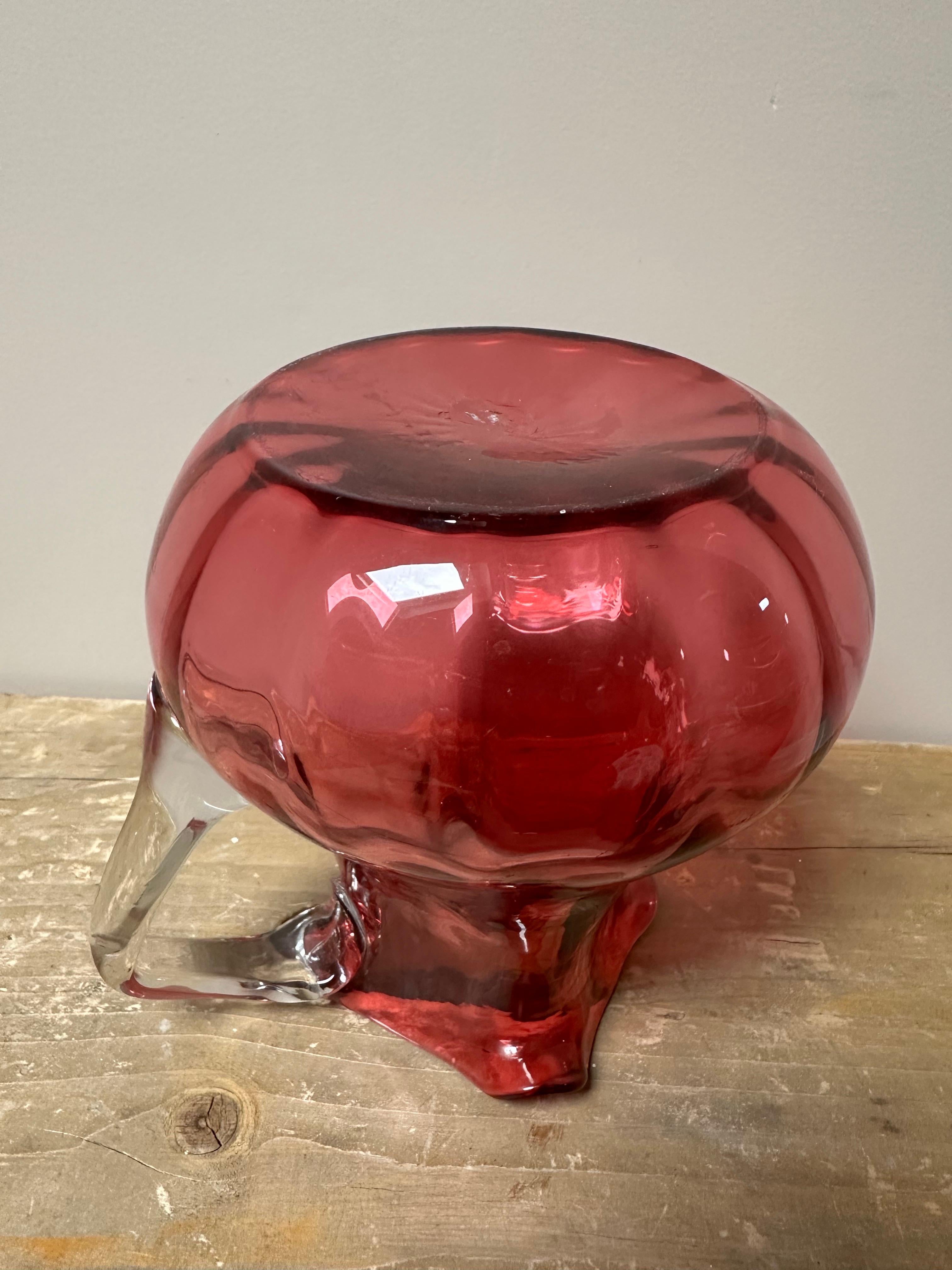 Cruche victorienne en verre Cranberry, soufflée à la main, 1800 Bon état - En vente à Worcester Park, GB