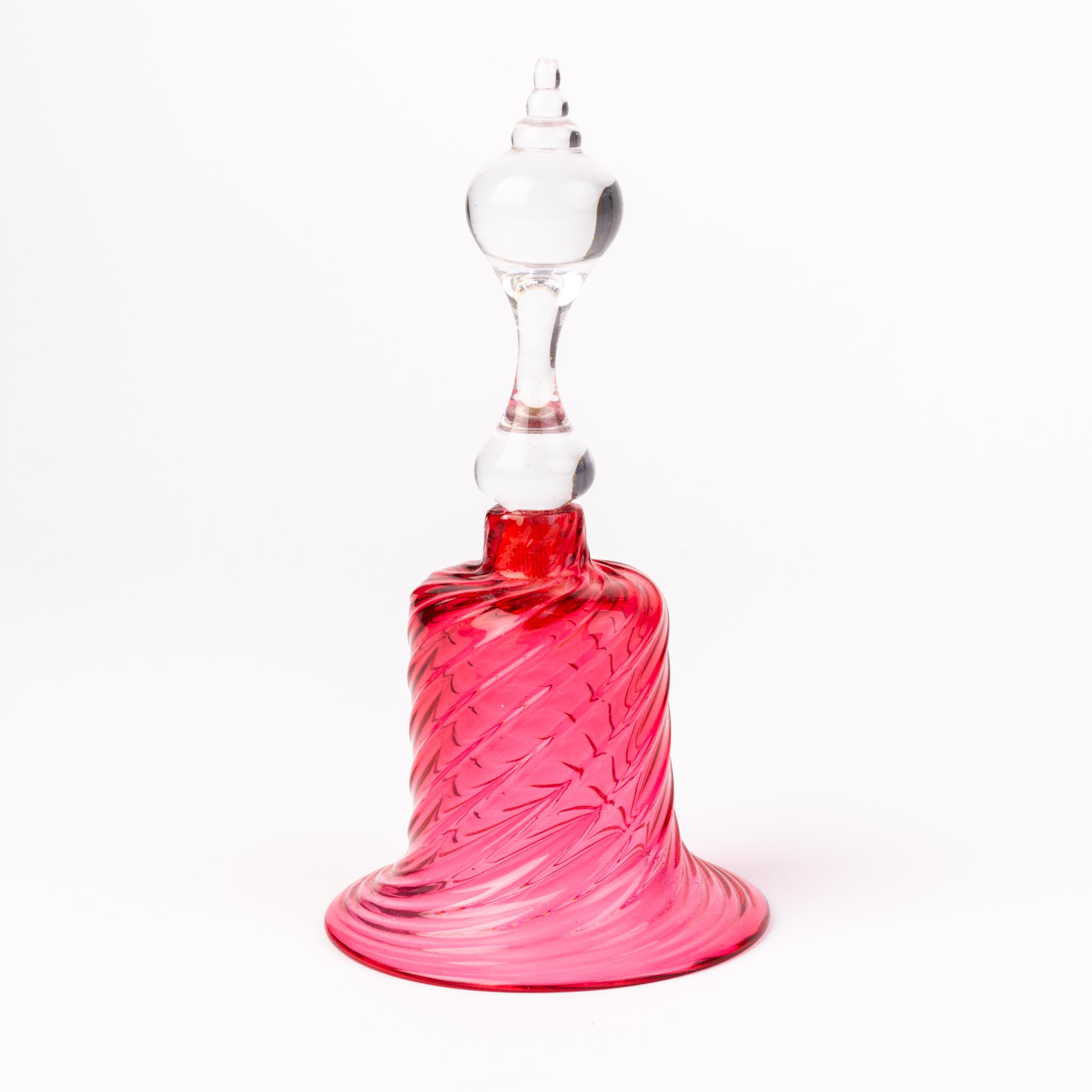 Victorian Cranberry Glass Table Bell 19th Century  In Good Condition For Sale In Nottingham, GB