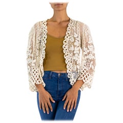 Cardigan victorien en coton crème à volutes et dentelle ancienne