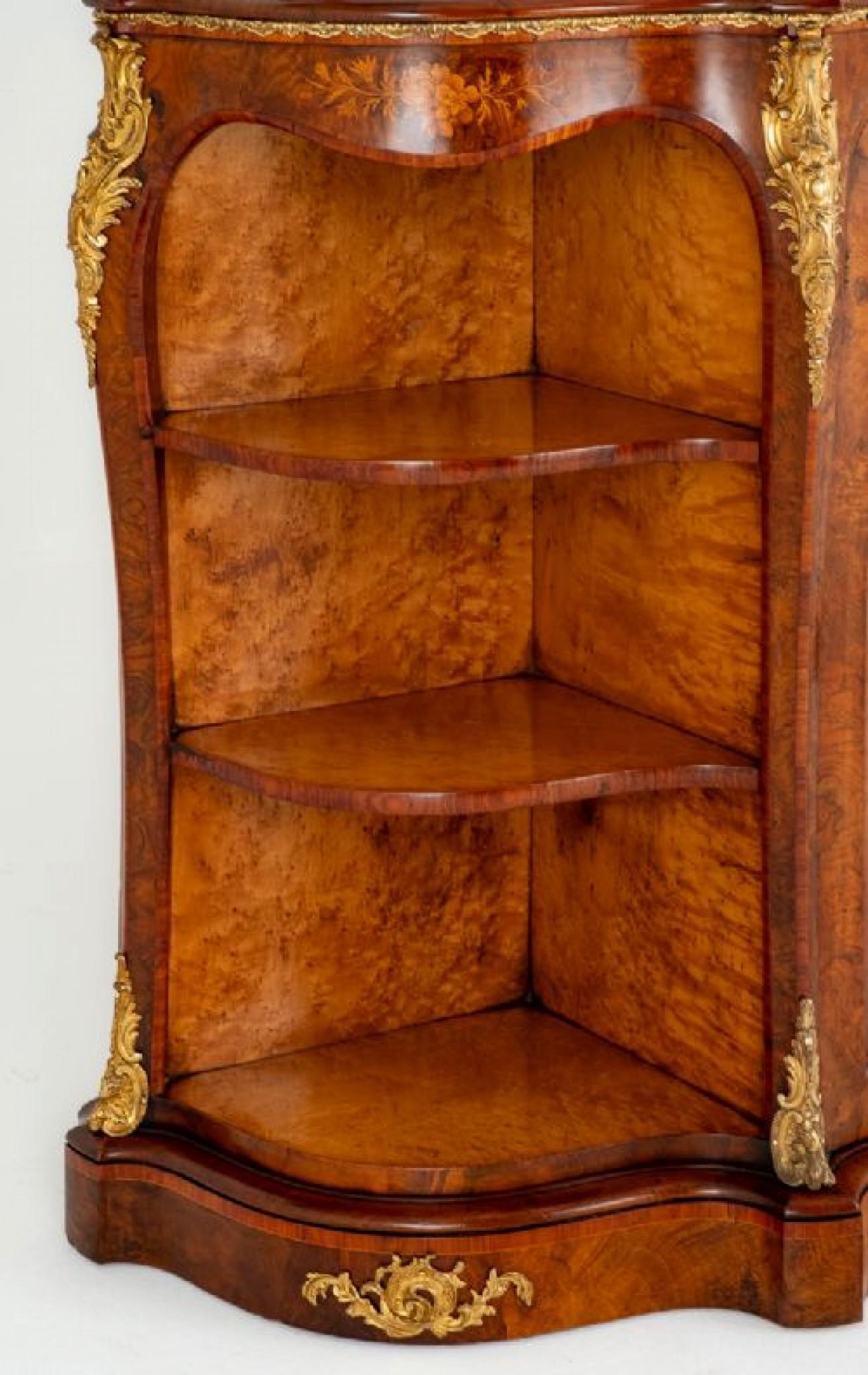 Viktorianische Anrichte Sideboard Gespiegelte Rückseite Nussbaum 1860 im Angebot 3