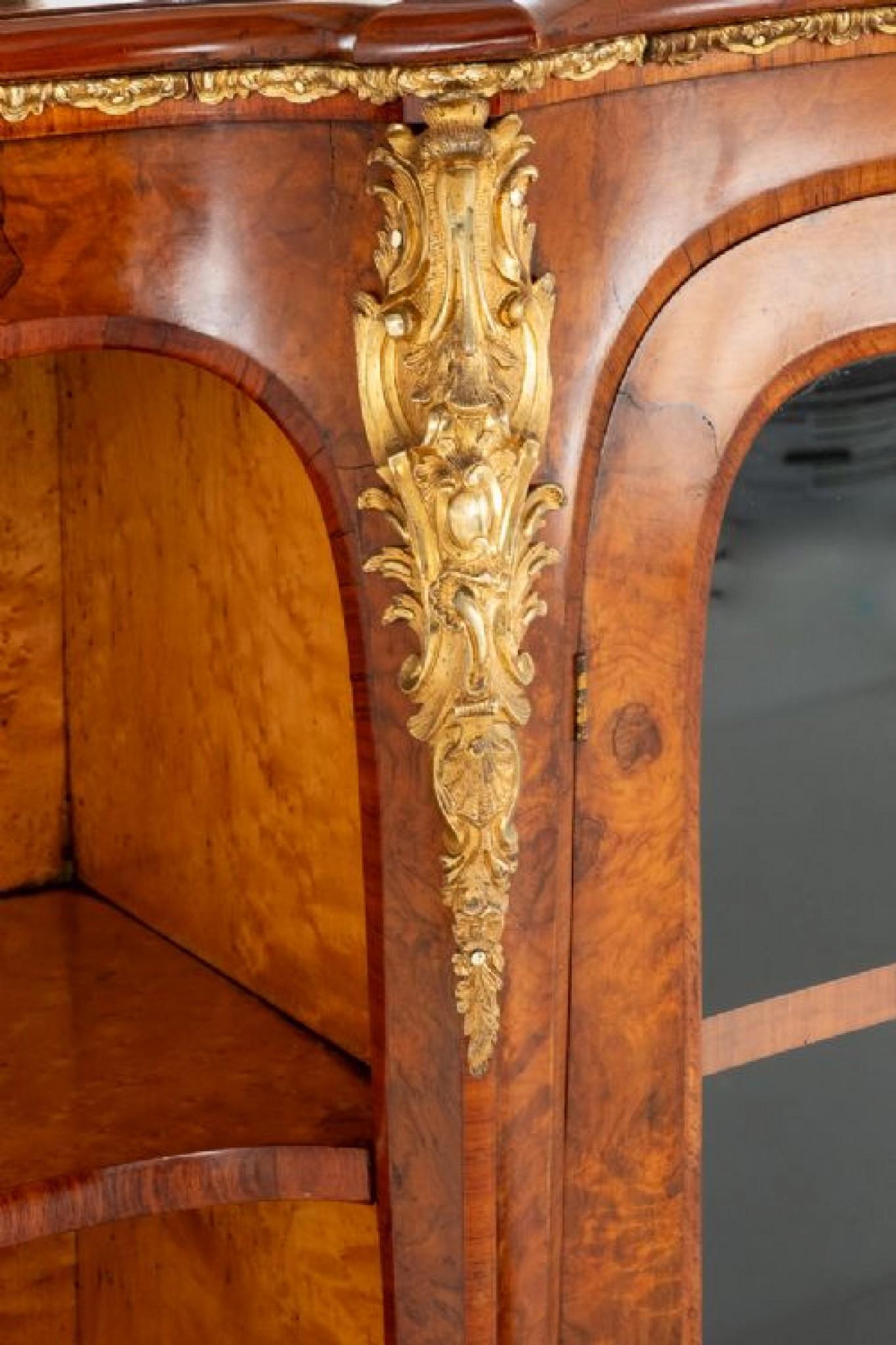 Victorian Credenza Sideboard Mirrored Back Walnut 1860 For Sale 5