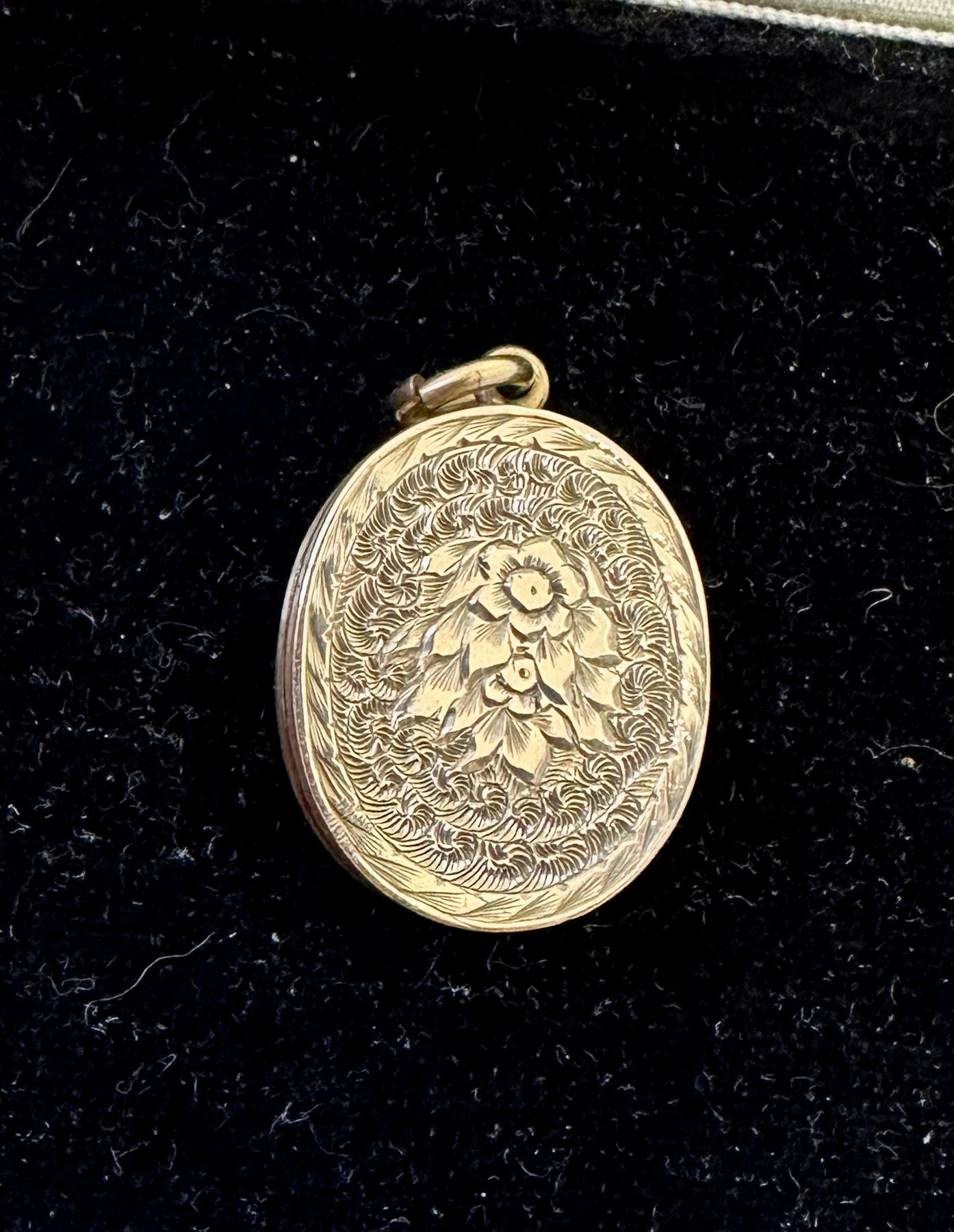 Bead Victorian Cross Locket Gold Inlaid Black Onyx Pearl Photo Pendant Necklace For Sale