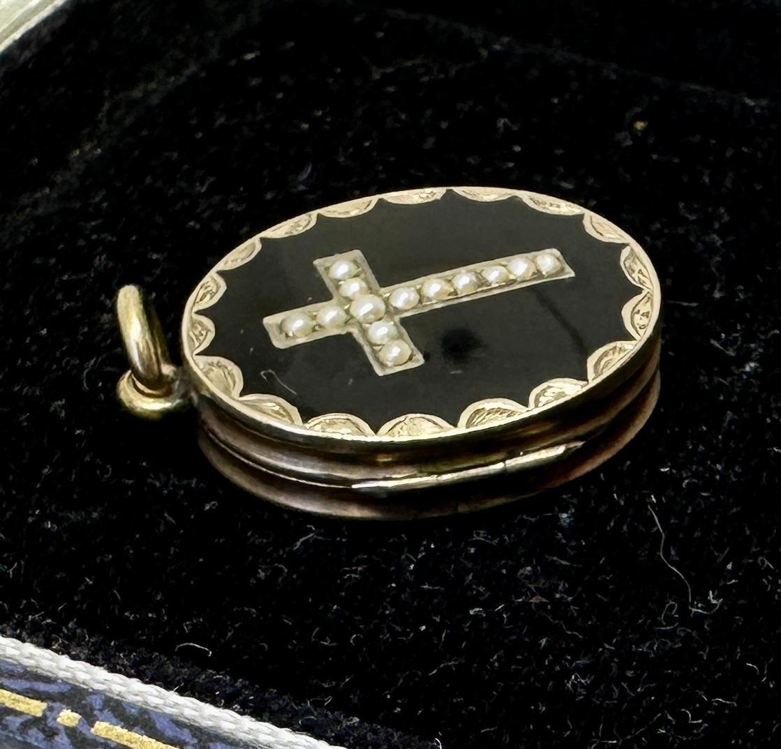Victorian Cross Locket Gold Inlaid Black Onyx Pearl Photo Pendant Necklace For Sale 1