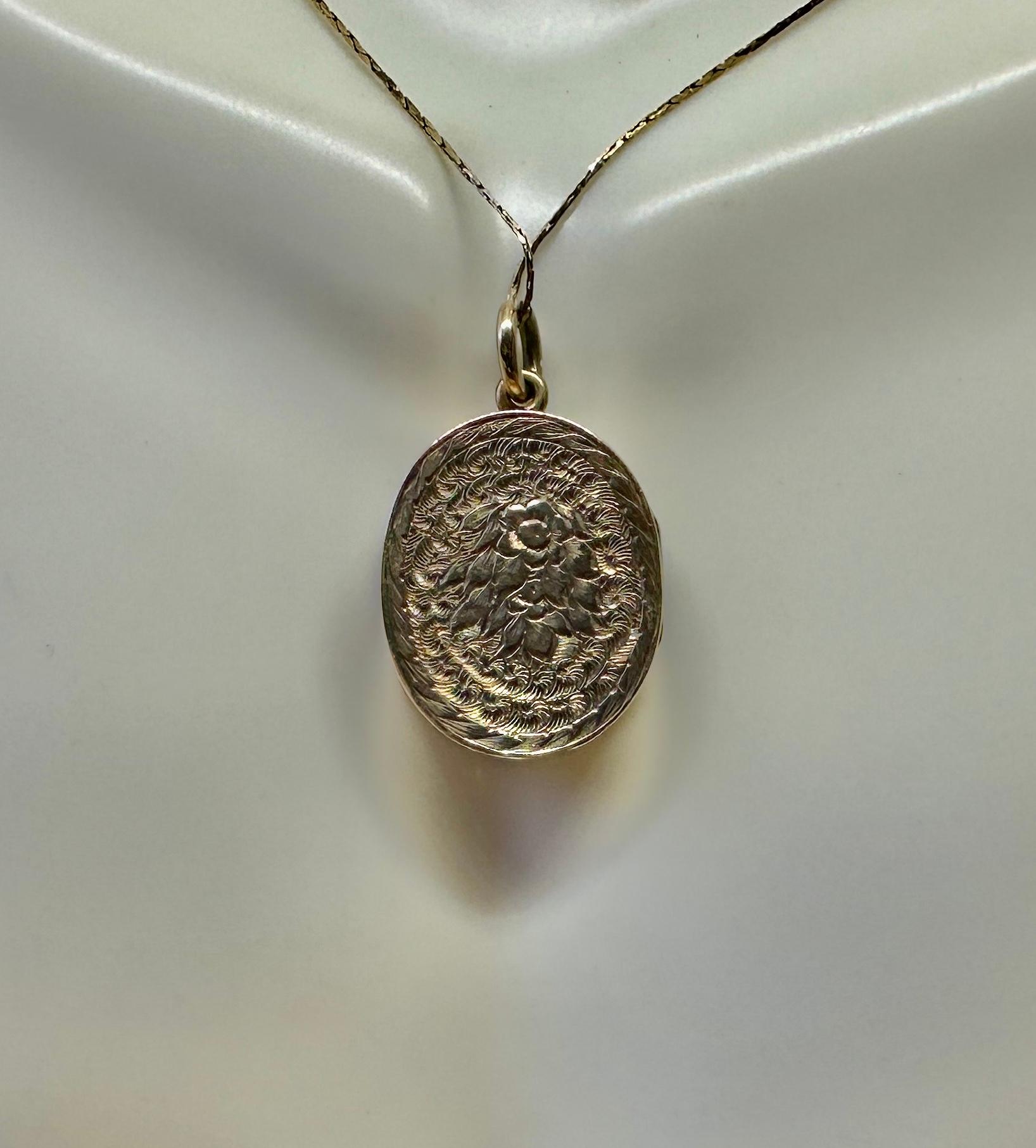 Victorian Cross Locket Gold Inlaid Black Onyx Pearl Photo Pendant Necklace For Sale 2