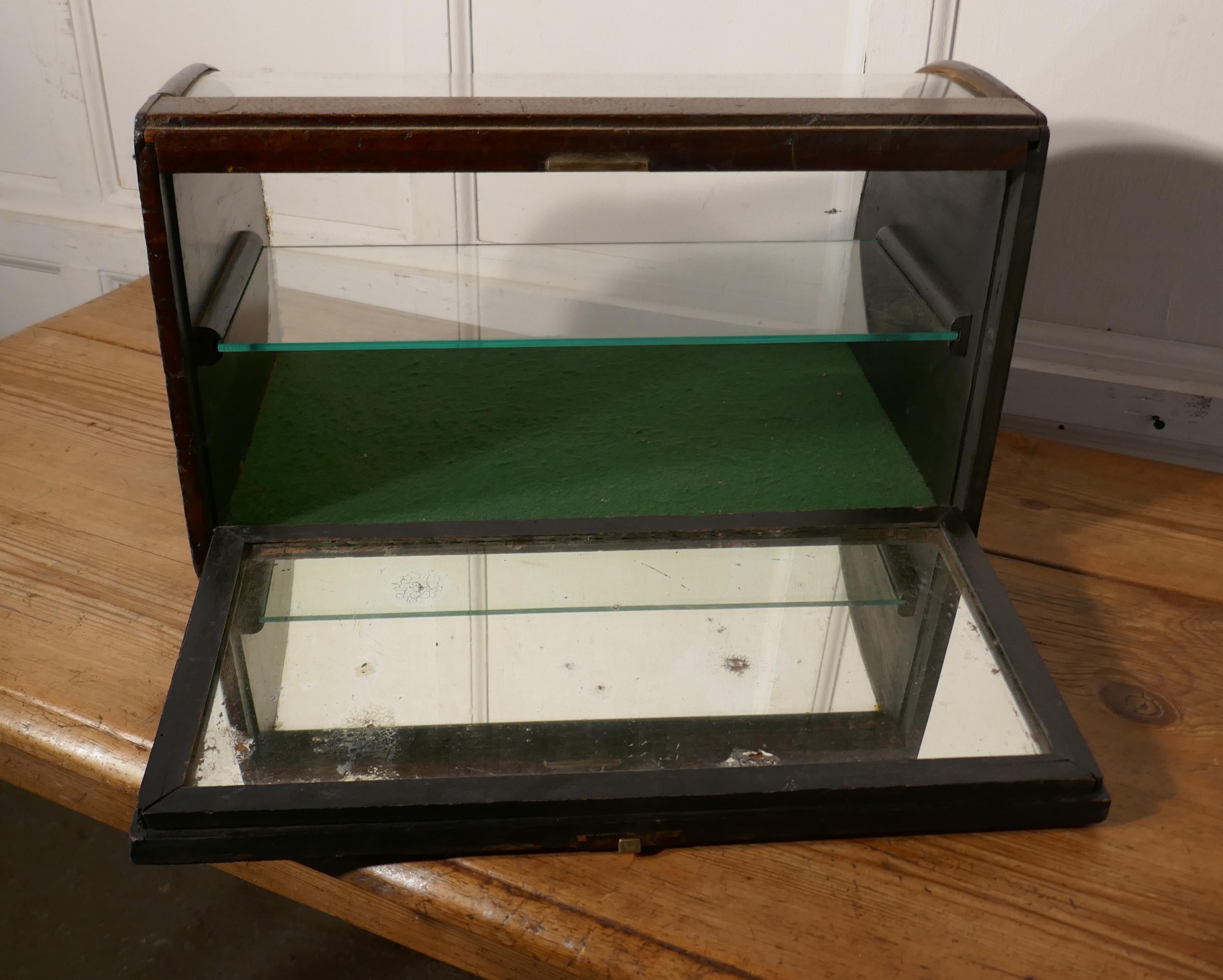 Victorian Curved, Mirrored Shop Display Cabinet In Good Condition In Godshill, Isle of Wight