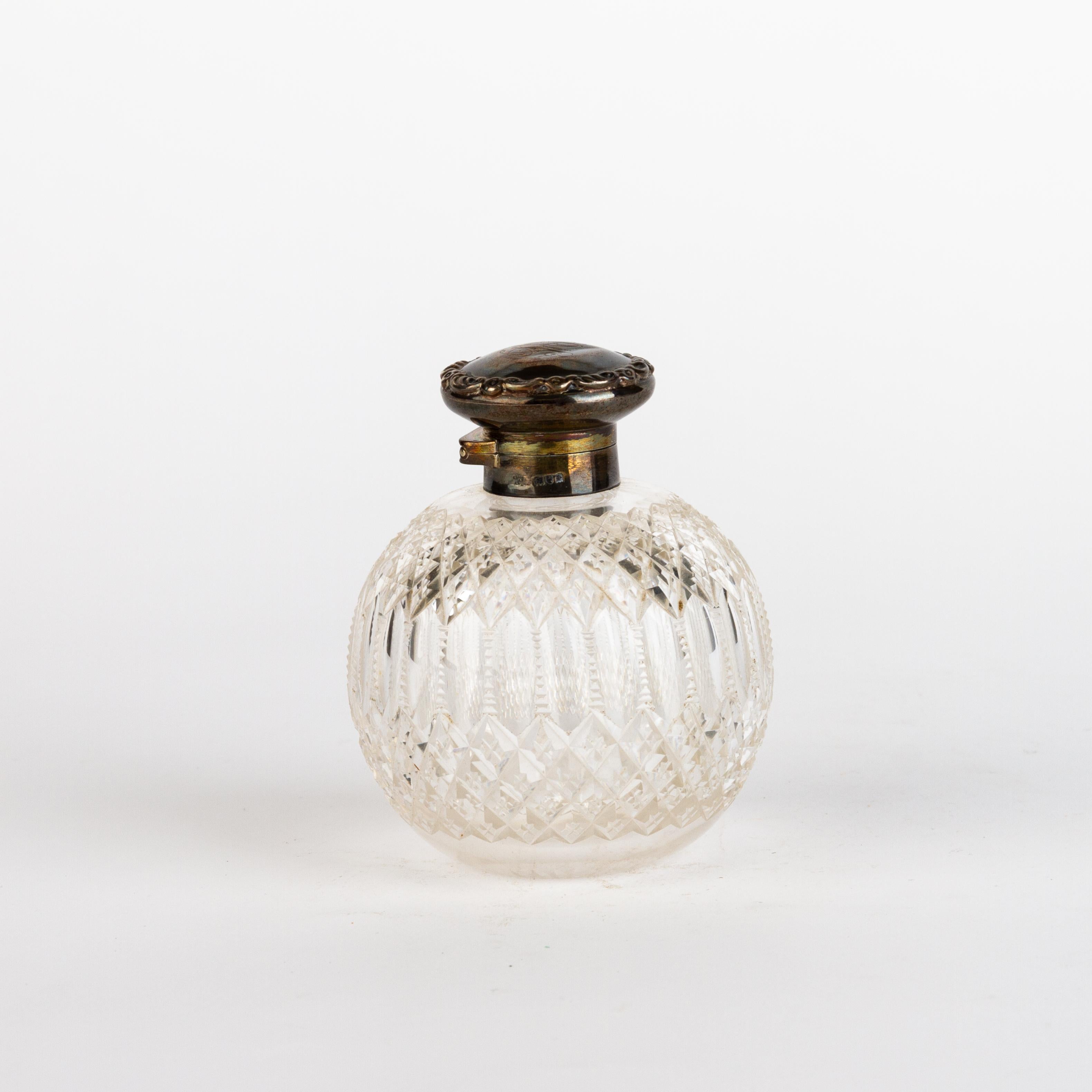 Victorian Cut Crystal Glass Perfume Scent Bottle with Silver Top 19th Century For Sale 1