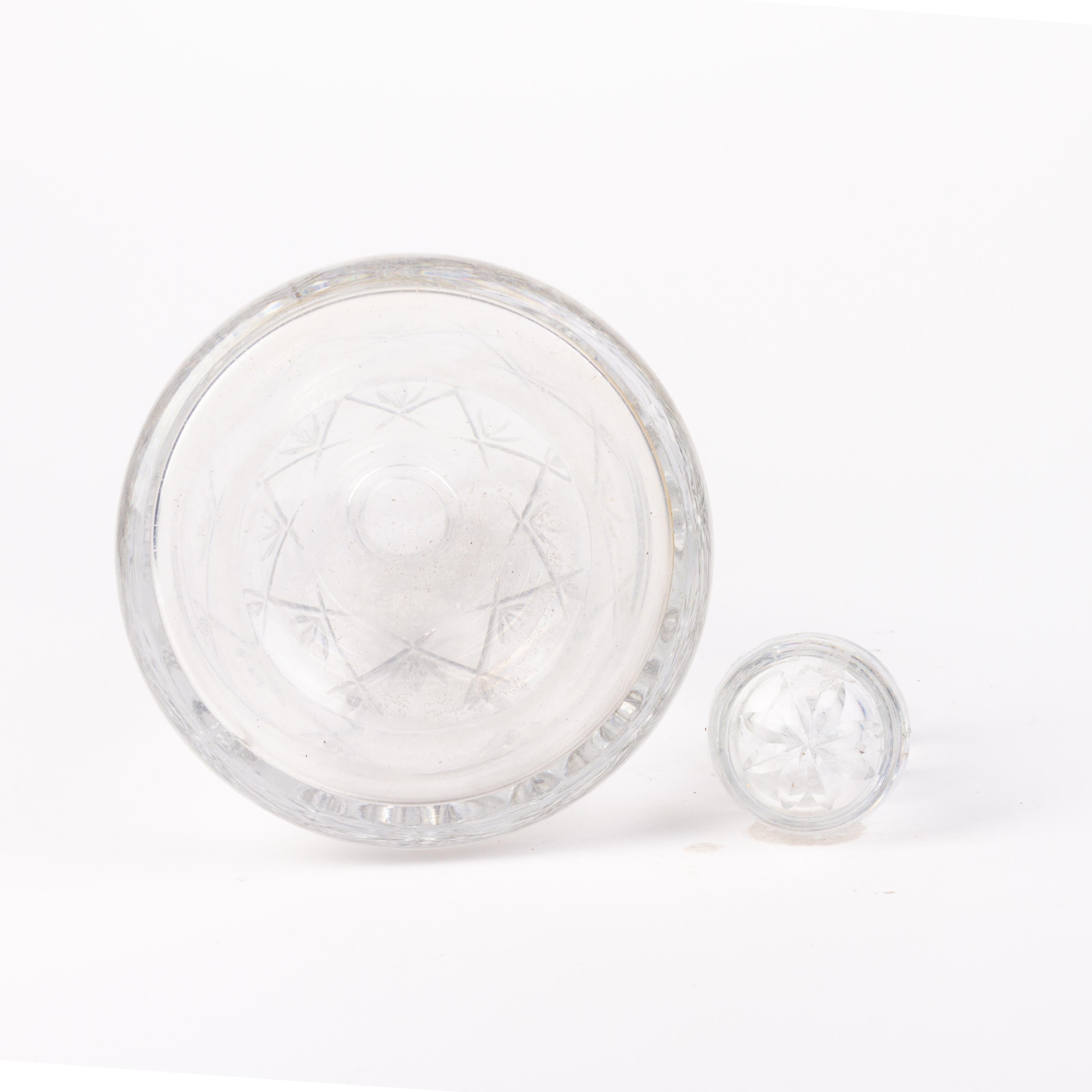 Victorian Cut Crystal Glass Spirit Decanter Bottle  For Sale 3