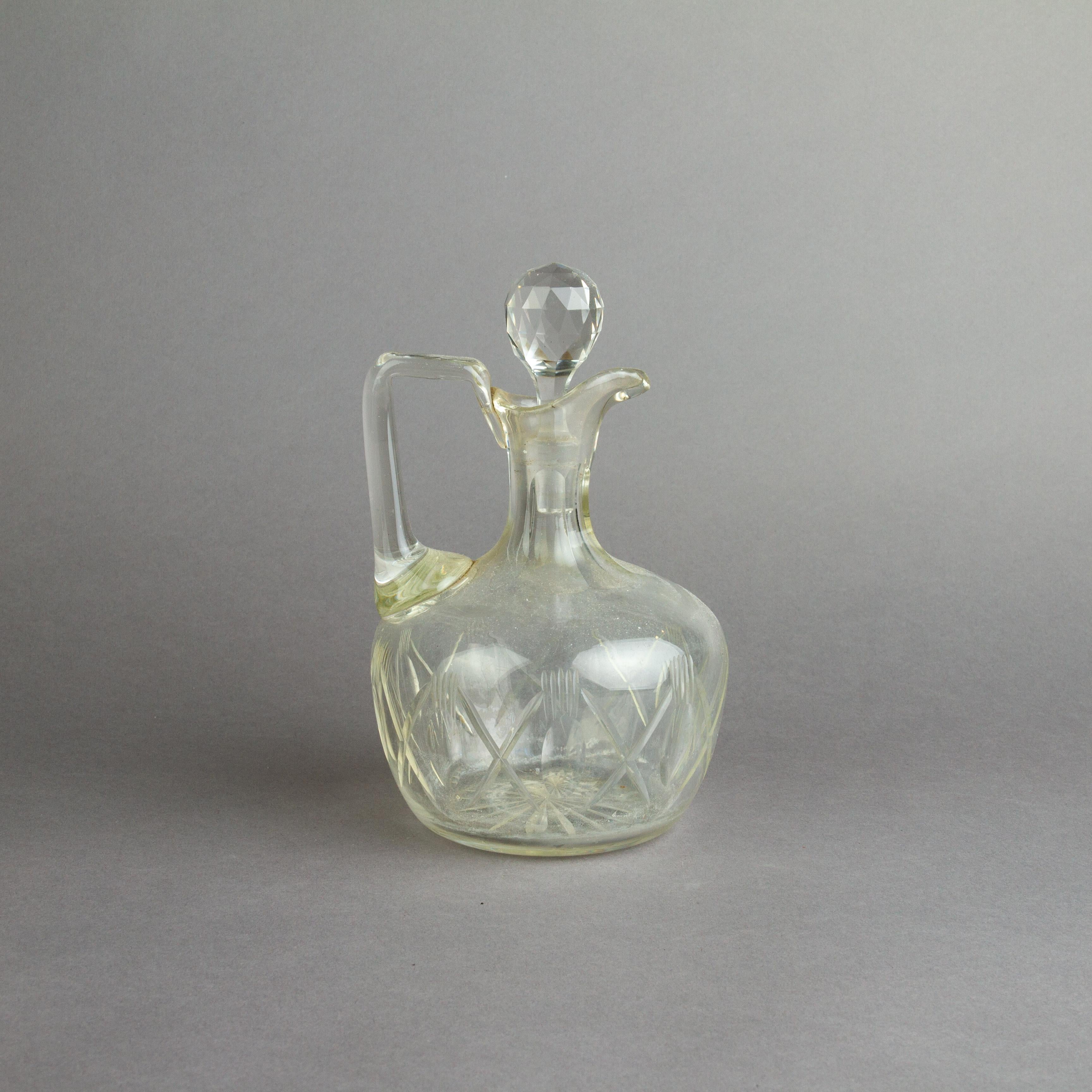 Victorian Cut Crystal Glass Wine Decanter  In Good Condition For Sale In Nottingham, GB