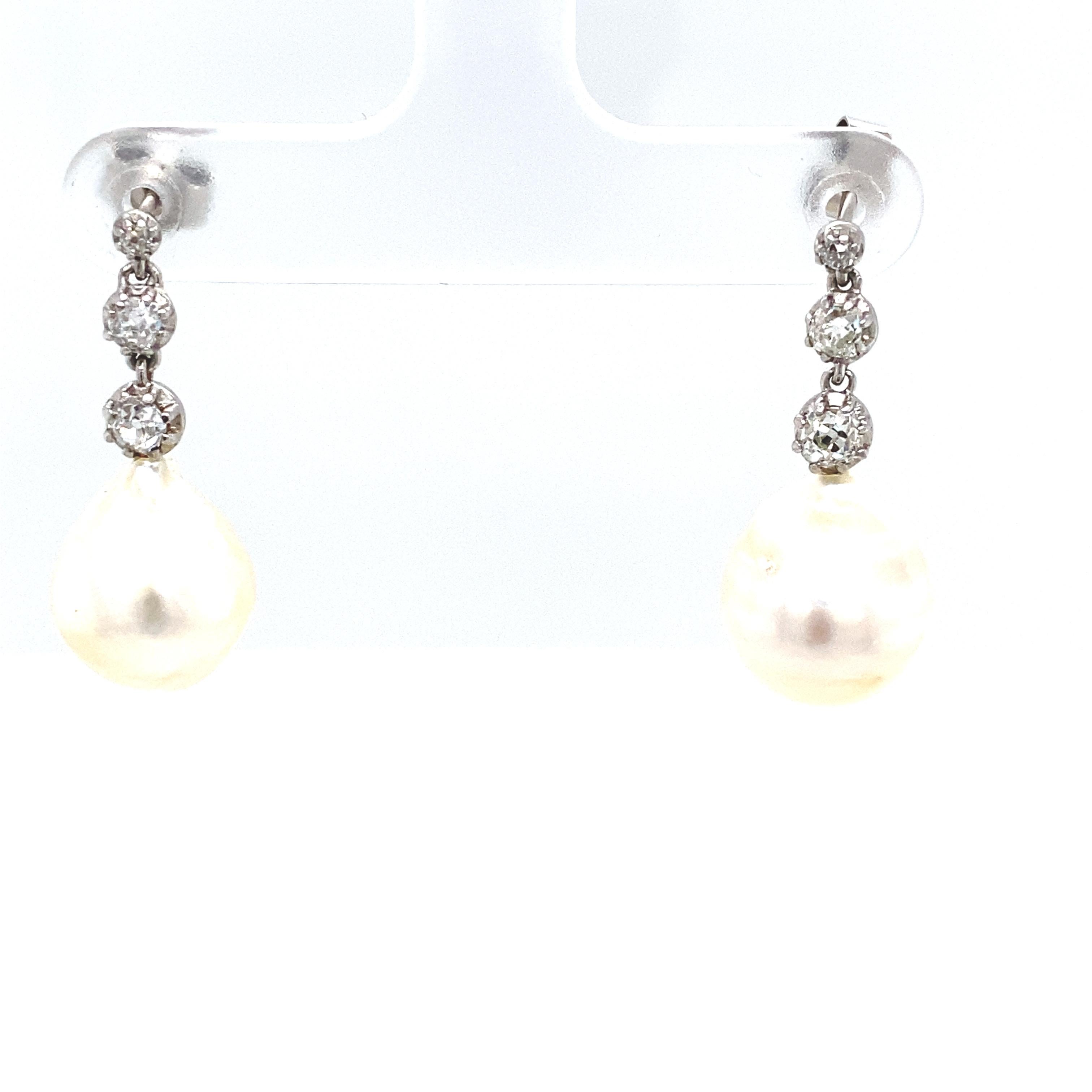 Victorian Cut Diamond Drop Earrings Set with 0.30ct Diamonds & 2 Cultured Pearls In New Condition For Sale In London, GB