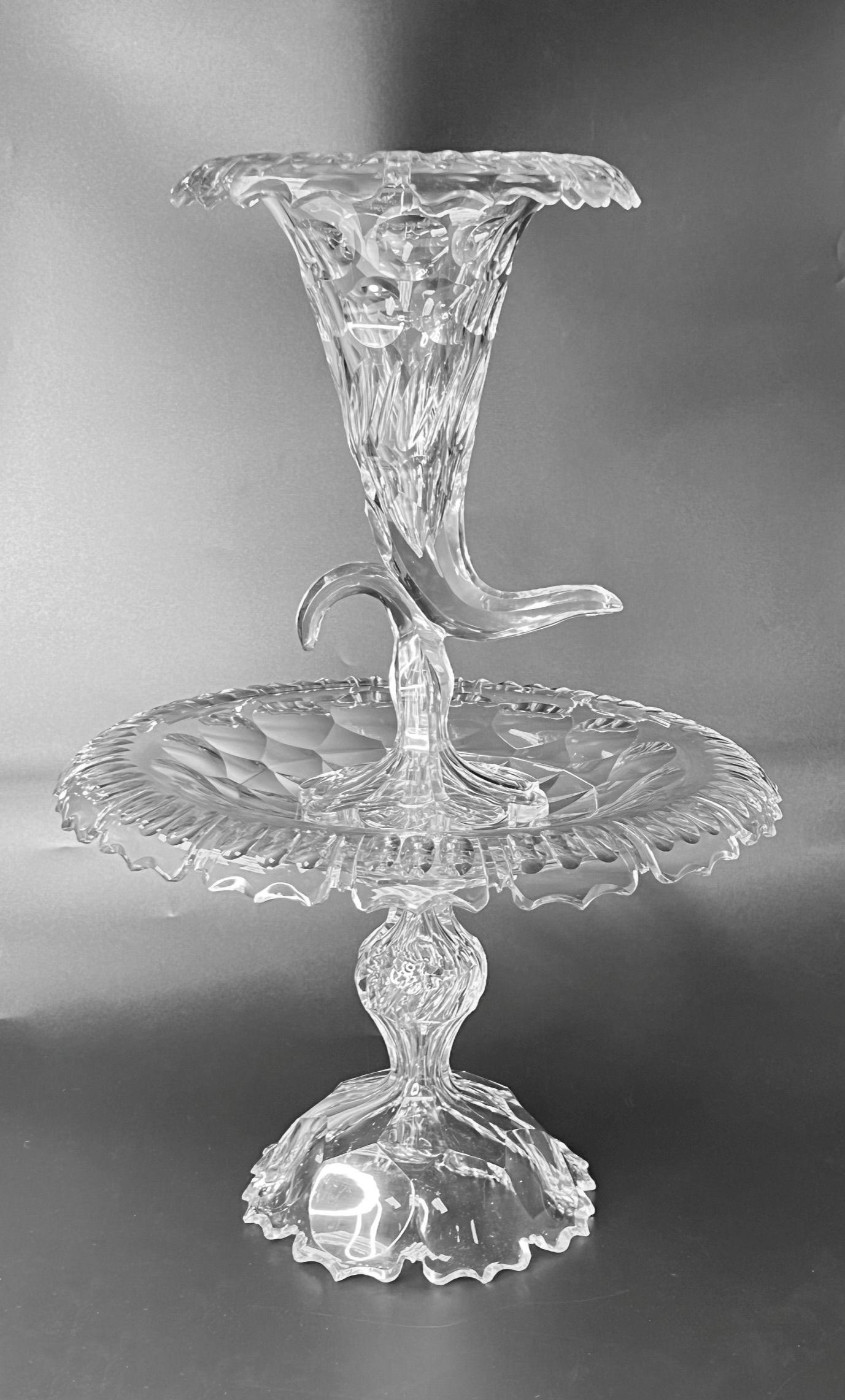 Viktorianischer Tafelaufsatz aus geschliffenem Glas Vase (Spätviktorianisch) im Angebot