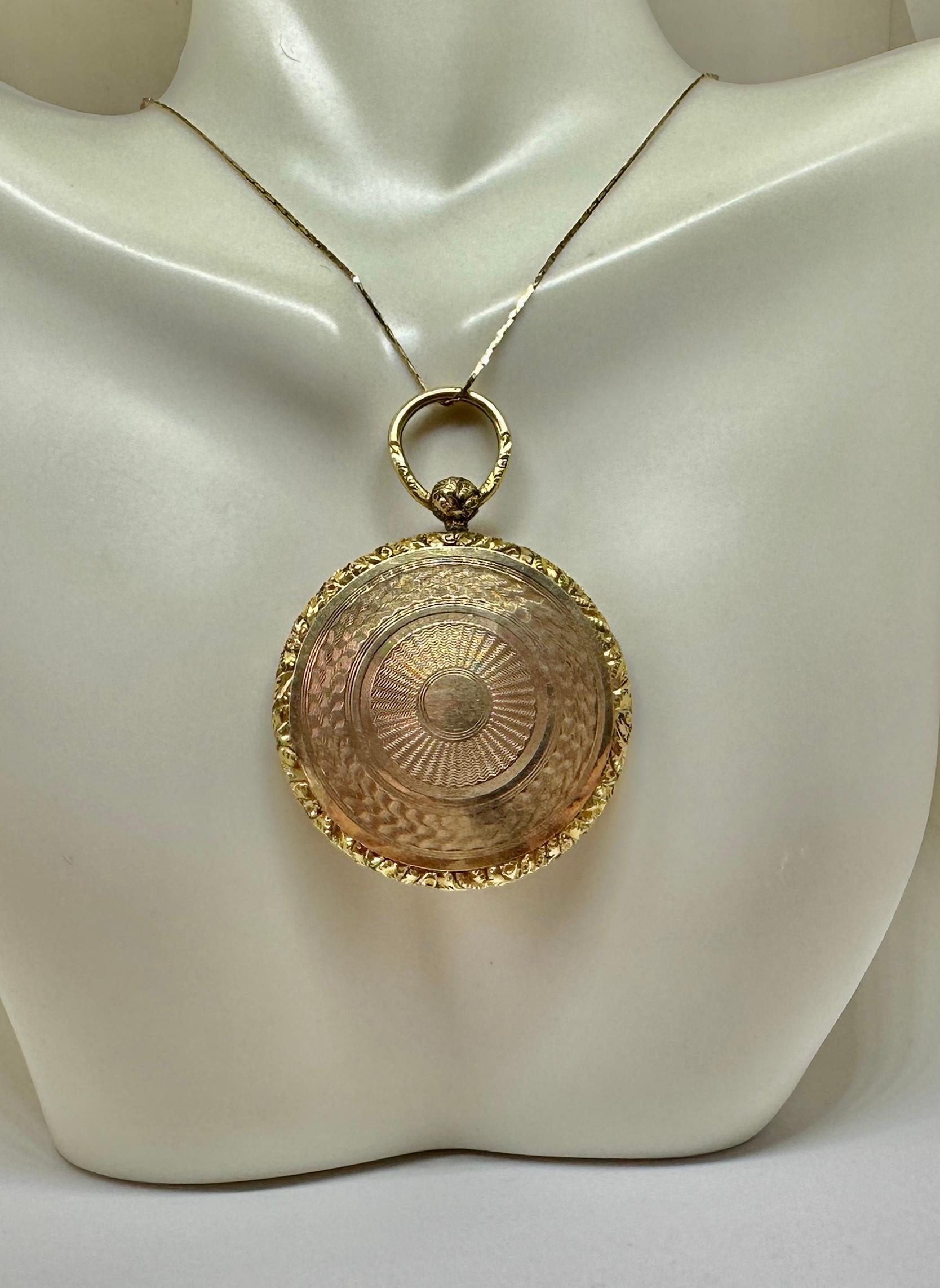 Collana con ciondolo Dagherrotipo Vittoriano in oro 10 carati Uomo Bello in vendita 3
