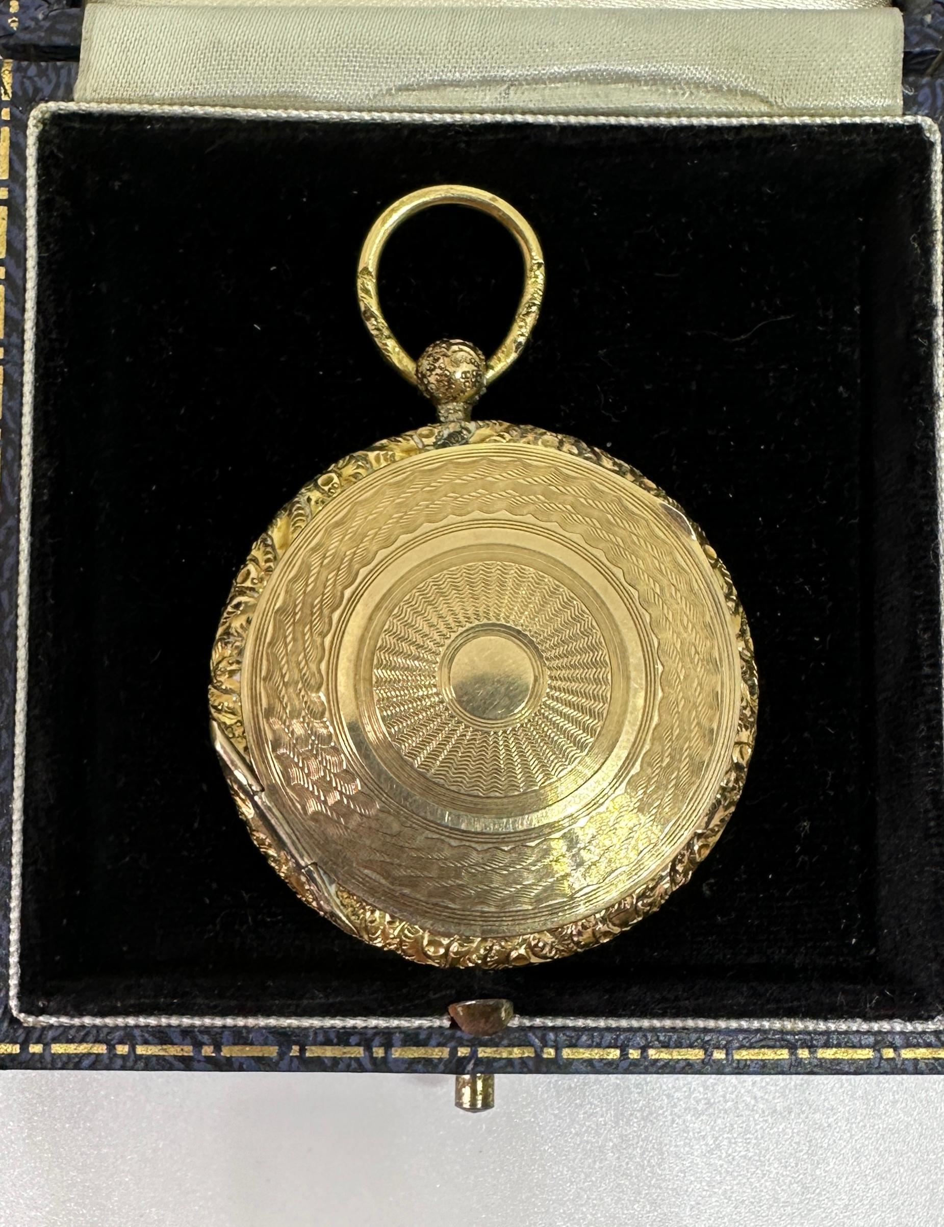 Collana con ciondolo Dagherrotipo Vittoriano in oro 10 carati Uomo Bello in vendita 5