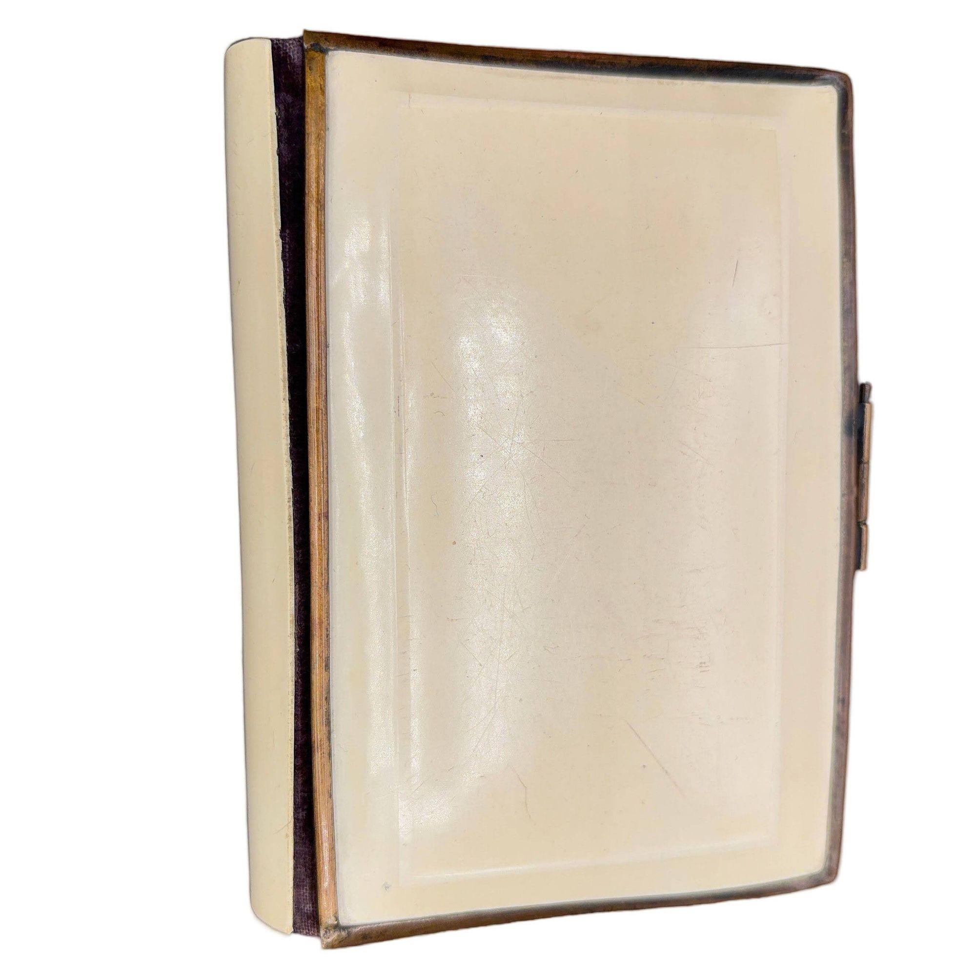 Livre de prières quotidiennes victorien en hébreu « Tephilath of Israel » avec couverture en os sculpté Bon état - En vente à Van Nuys, CA