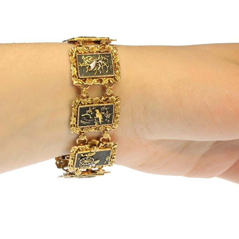 Victorian Damascene Shakudo Nature Miniatures 18 Karat Gold Link Bracelet In Excellent Condition For Sale In Antwerp, BE