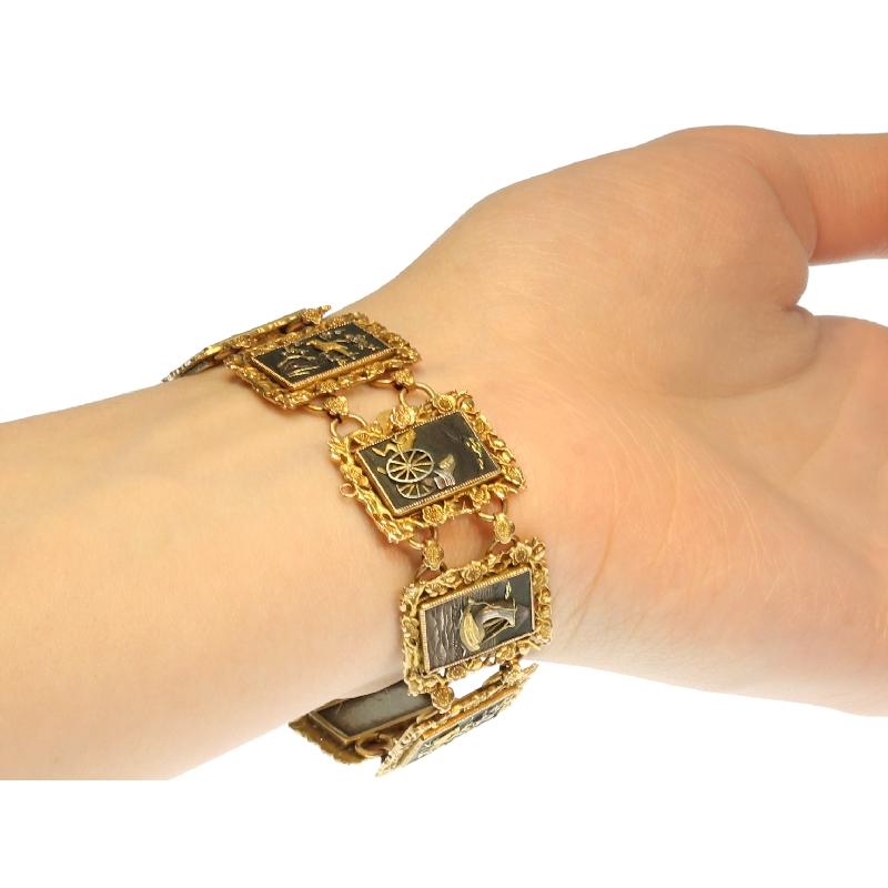 Women's or Men's Victorian Damascene Shakudo Nature Miniatures 18 Karat Gold Link Bracelet For Sale