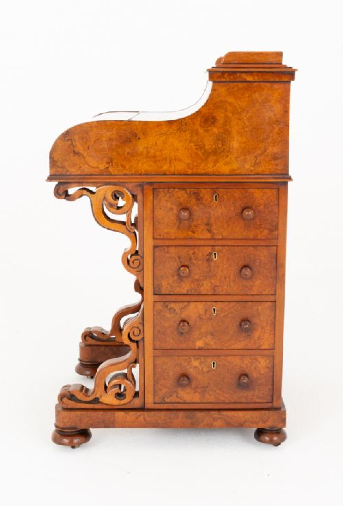 Noce Scrivania Davenport vittoriana in radica di noce Up & Up 1860 in vendita
