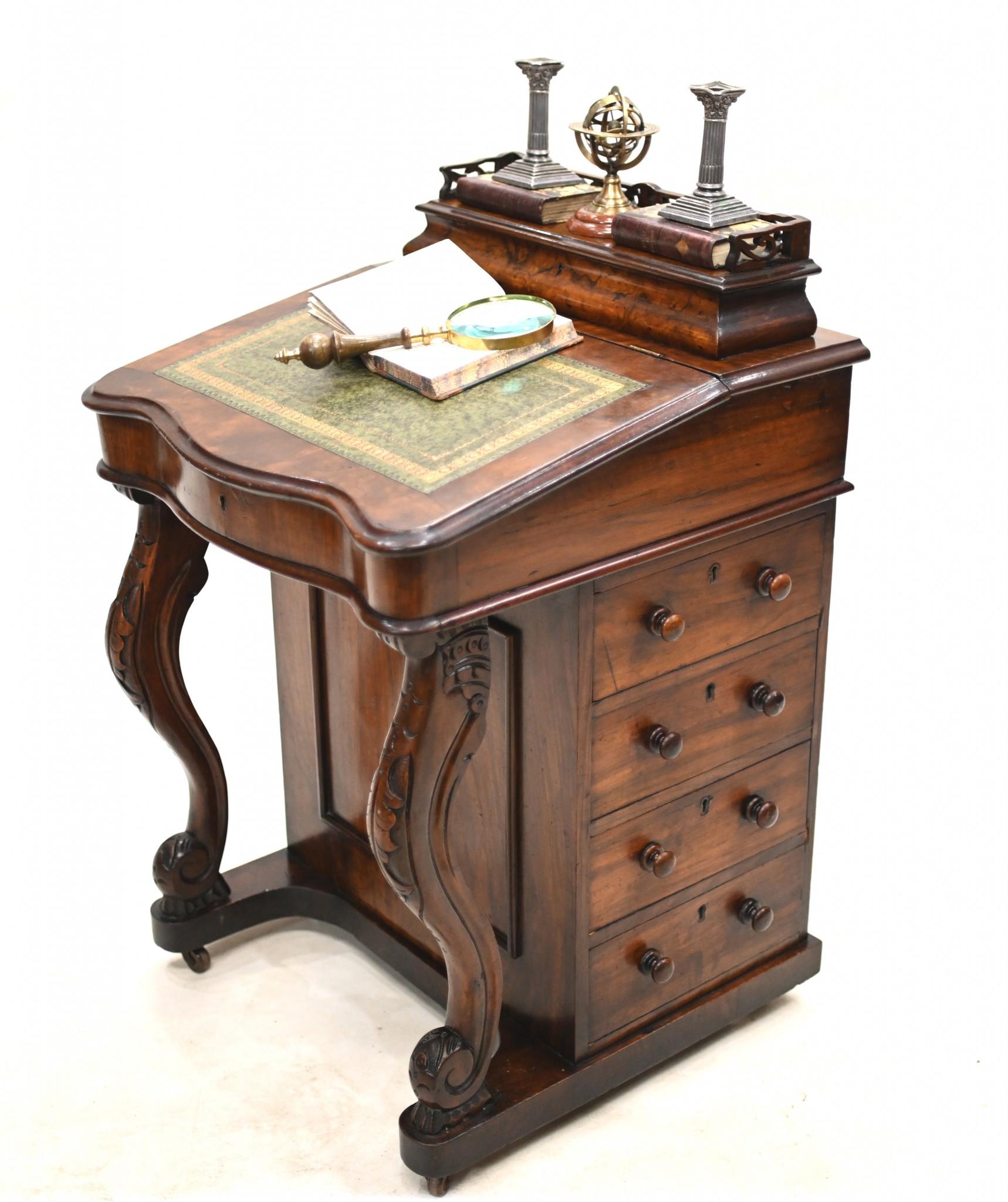 Victorian Davenport Desk Walnut 1890 In Good Condition For Sale In Potters Bar, GB