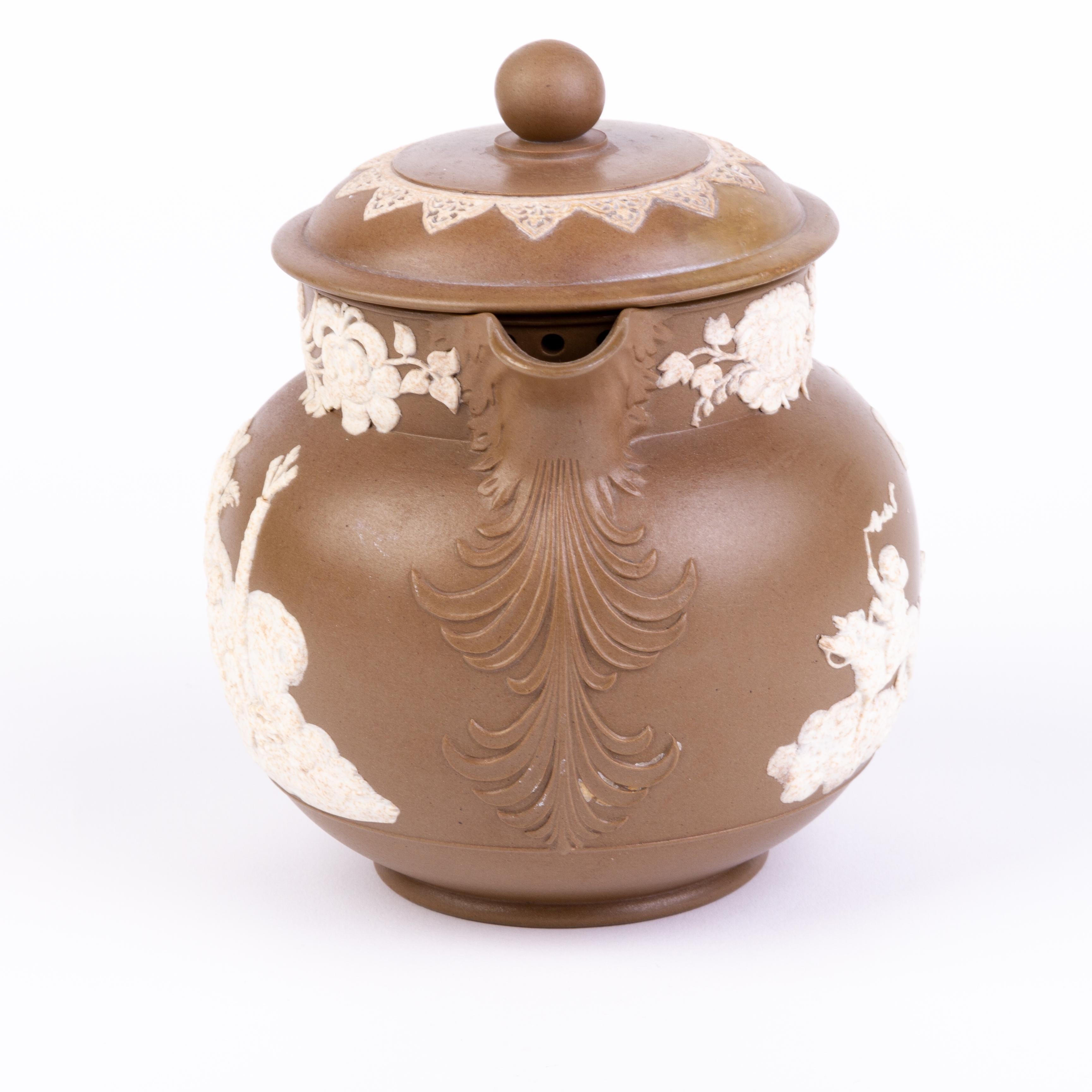 Victorian David Wilson Jasperware Putti Cameo Teapot 19th Century 
Good condition
Free international shipping.