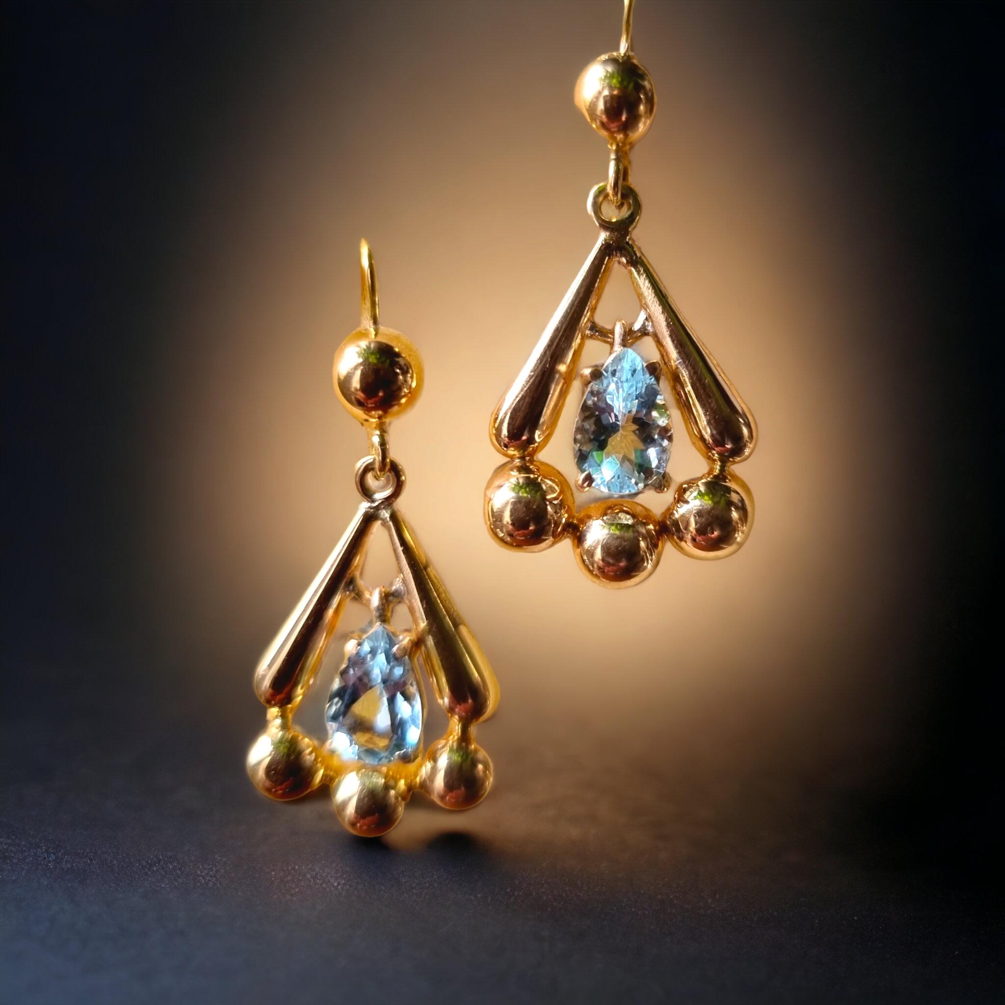 Victorian  Day and Night Aquamarine Dangle Earrings in Yellow Gold For Sale 2