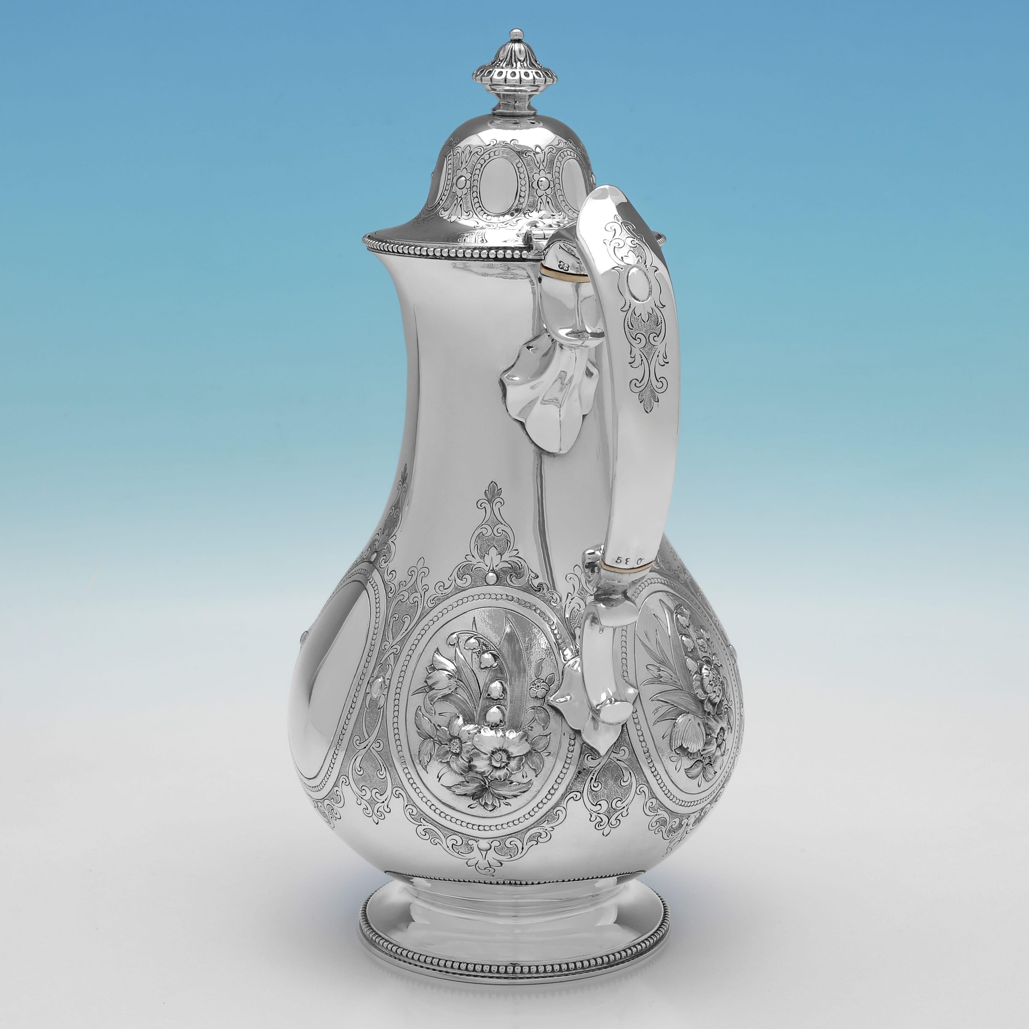 Argent sterling Service à thé et café décoratif victorien de 5 pièces par Barnards, Londres 1862 en vente