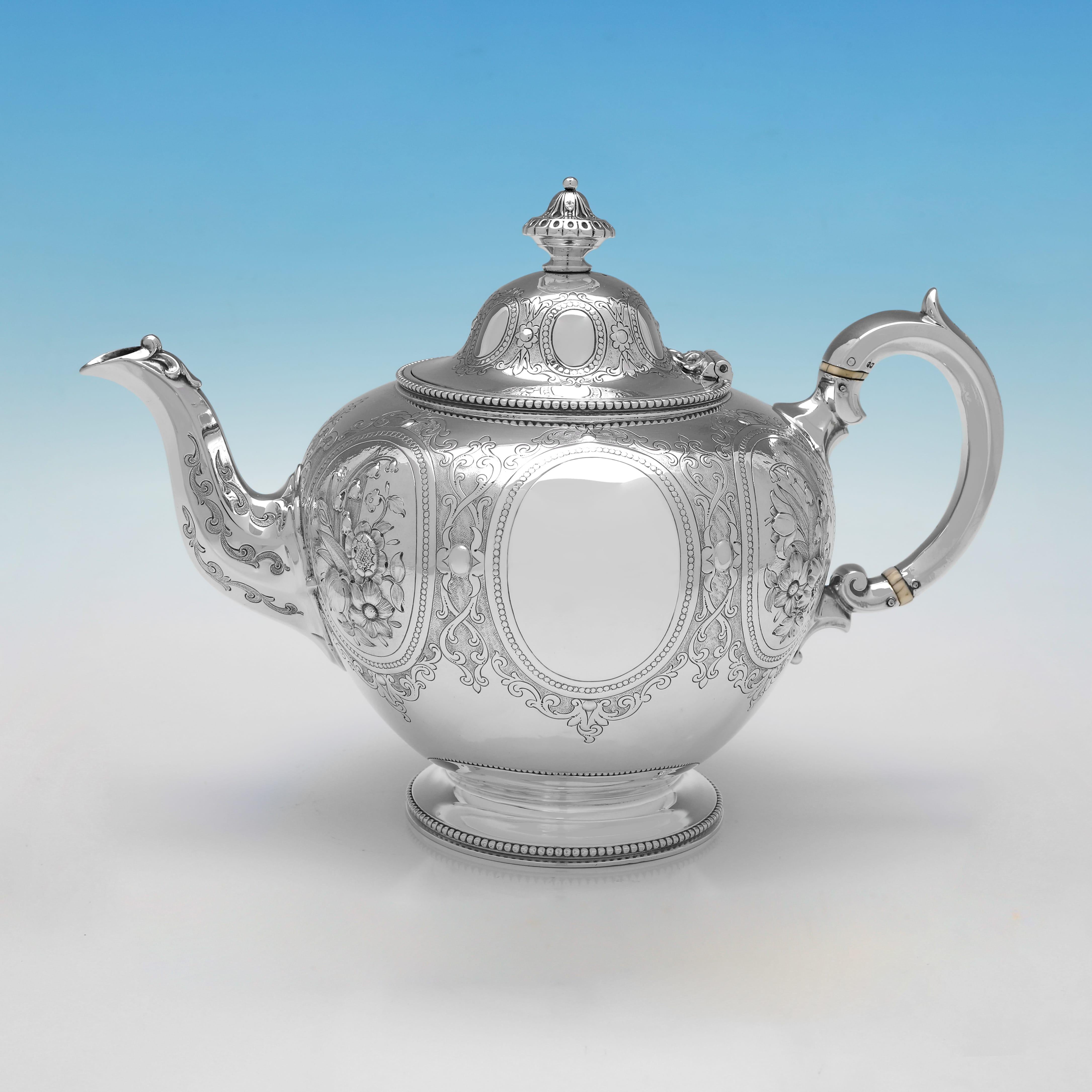 Service à thé et café décoratif victorien de 5 pièces par Barnards, Londres 1862 en vente 2